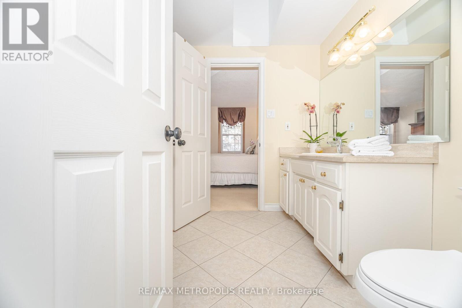 8 - 2390 Woodward Avenue, Burlington, Ontario  L7R 1T9 - Photo 29 - W12537098