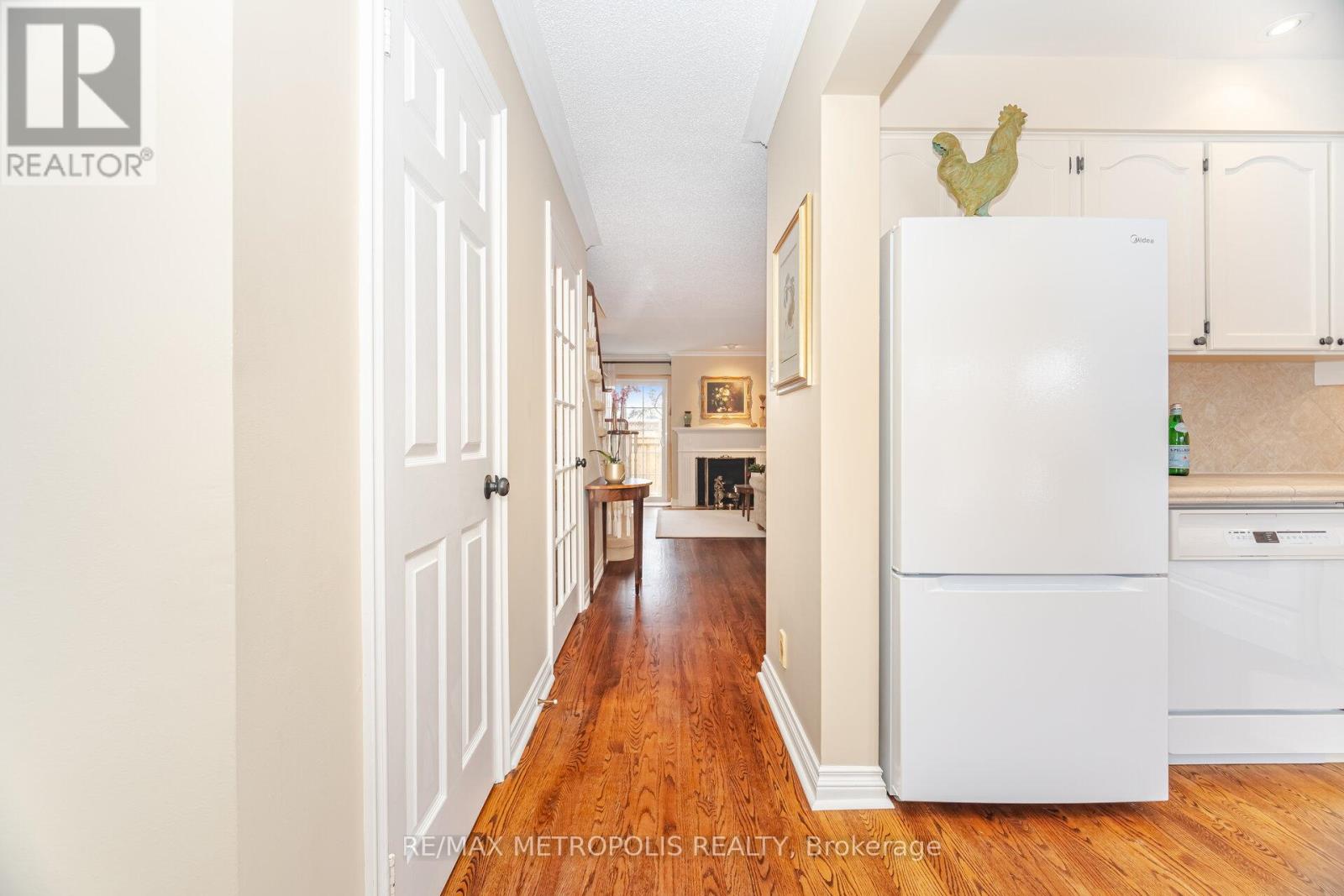 8 - 2390 Woodward Avenue, Burlington, Ontario  L7R 1T9 - Photo 7 - W12537098