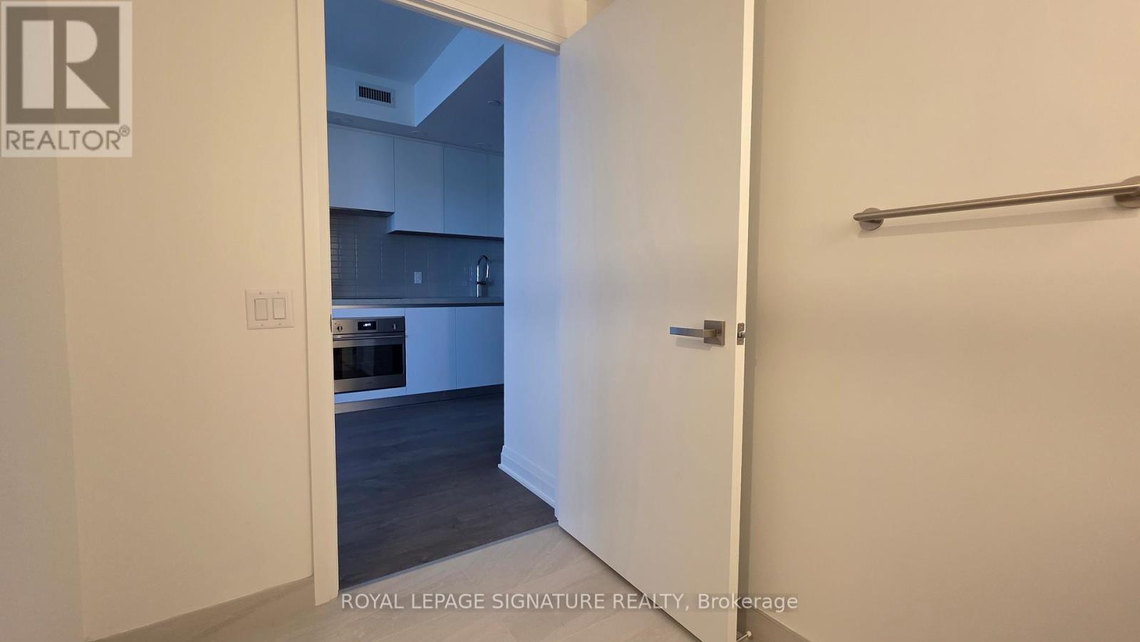 2508 - 4015 The Exchange, Mississauga, Ontario  L5B 0N9 - Photo 9 - W12537100