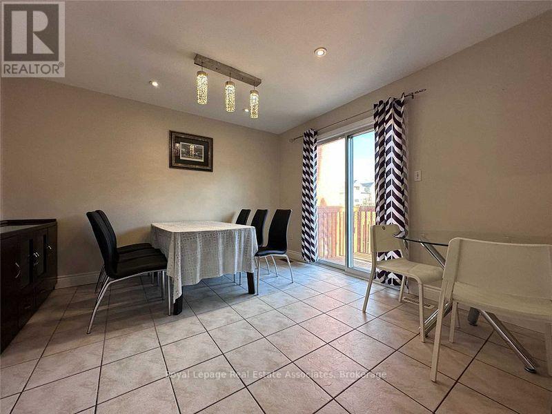 3214 Ridgeleigh Heights, Mississauga, Ontario  L5M 6S6 - Photo 4 - W12537124