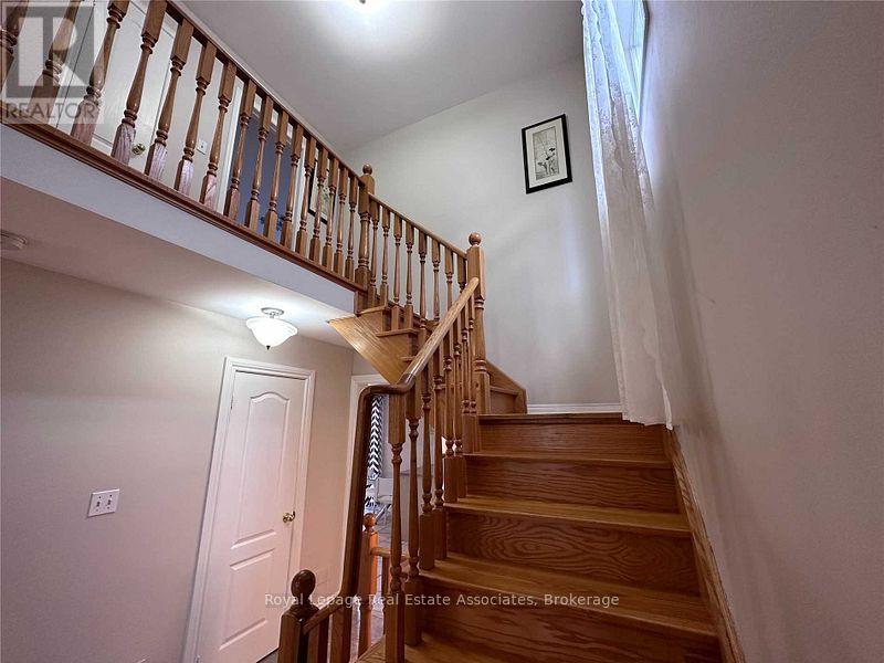 3214 Ridgeleigh Heights, Mississauga, Ontario  L5M 6S6 - Photo 6 - W12537124