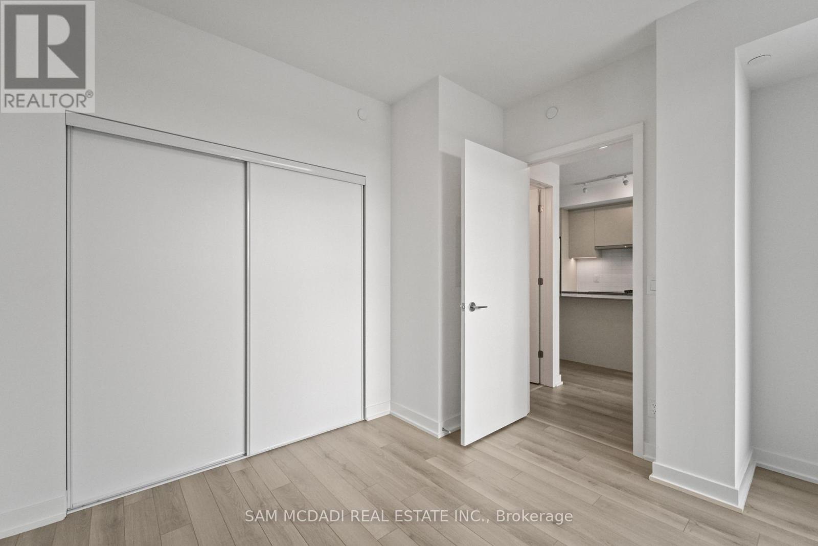 303 - 3079 Trafalgar Road, Oakville, Ontario  L6H 8C5 - Photo 10 - W12537126