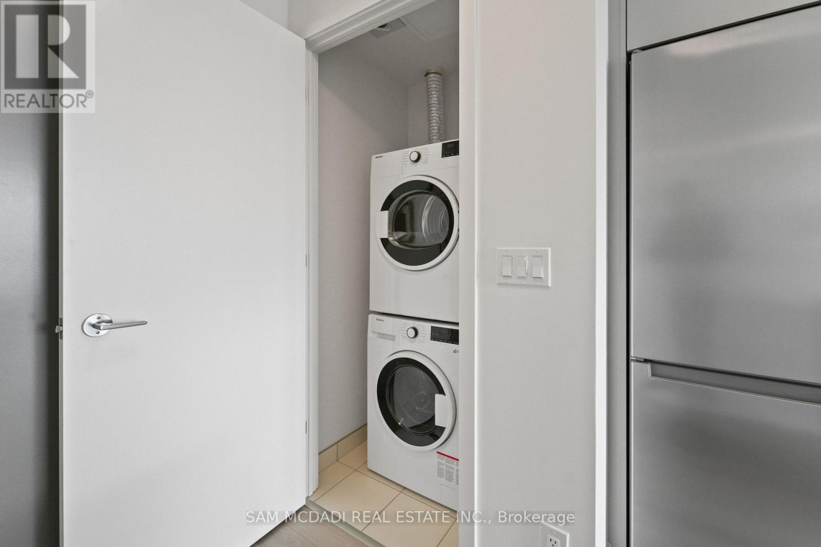 303 - 3079 Trafalgar Road, Oakville, Ontario  L6H 8C5 - Photo 12 - W12537126