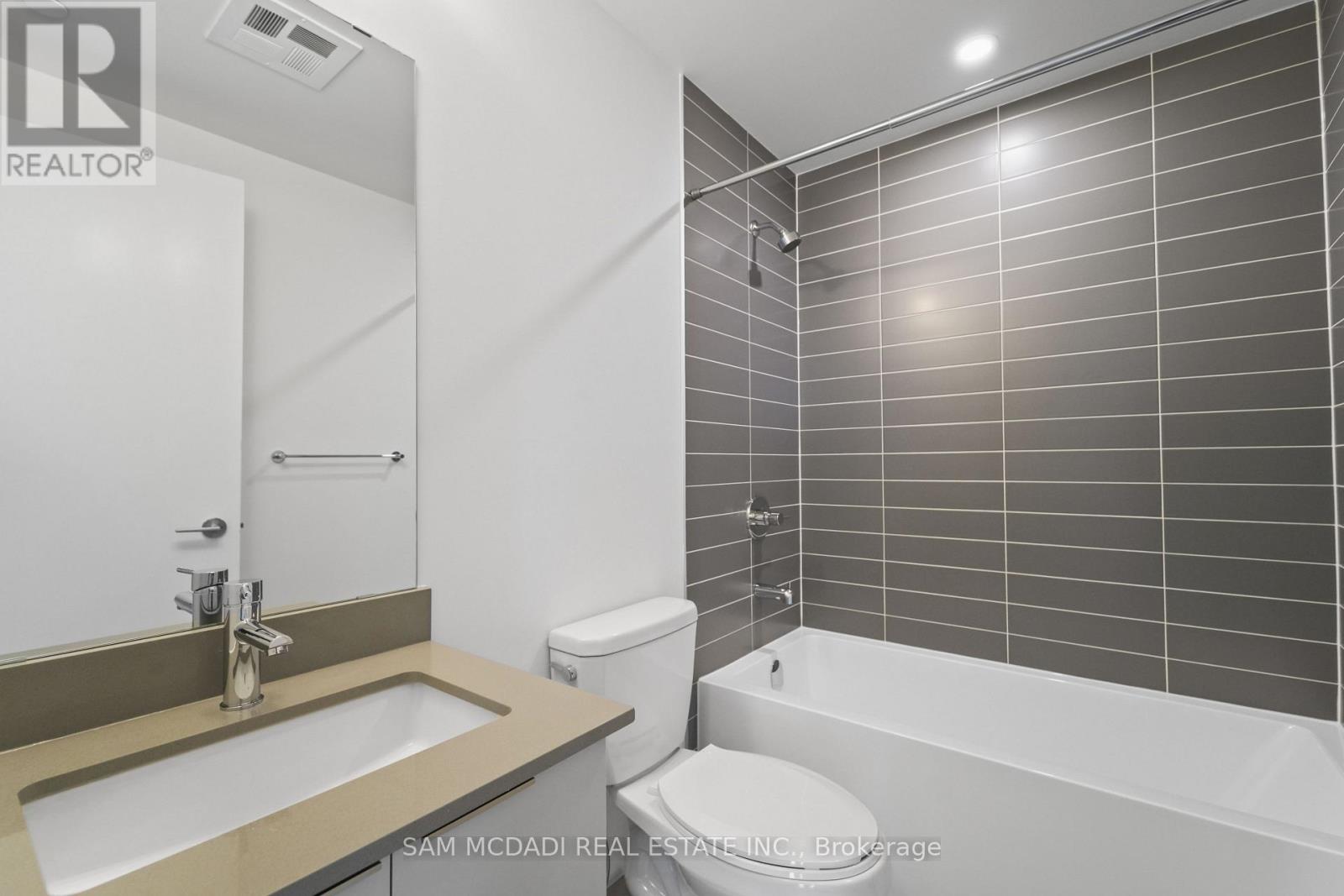 303 - 3079 Trafalgar Road, Oakville, Ontario  L6H 8C5 - Photo 13 - W12537126