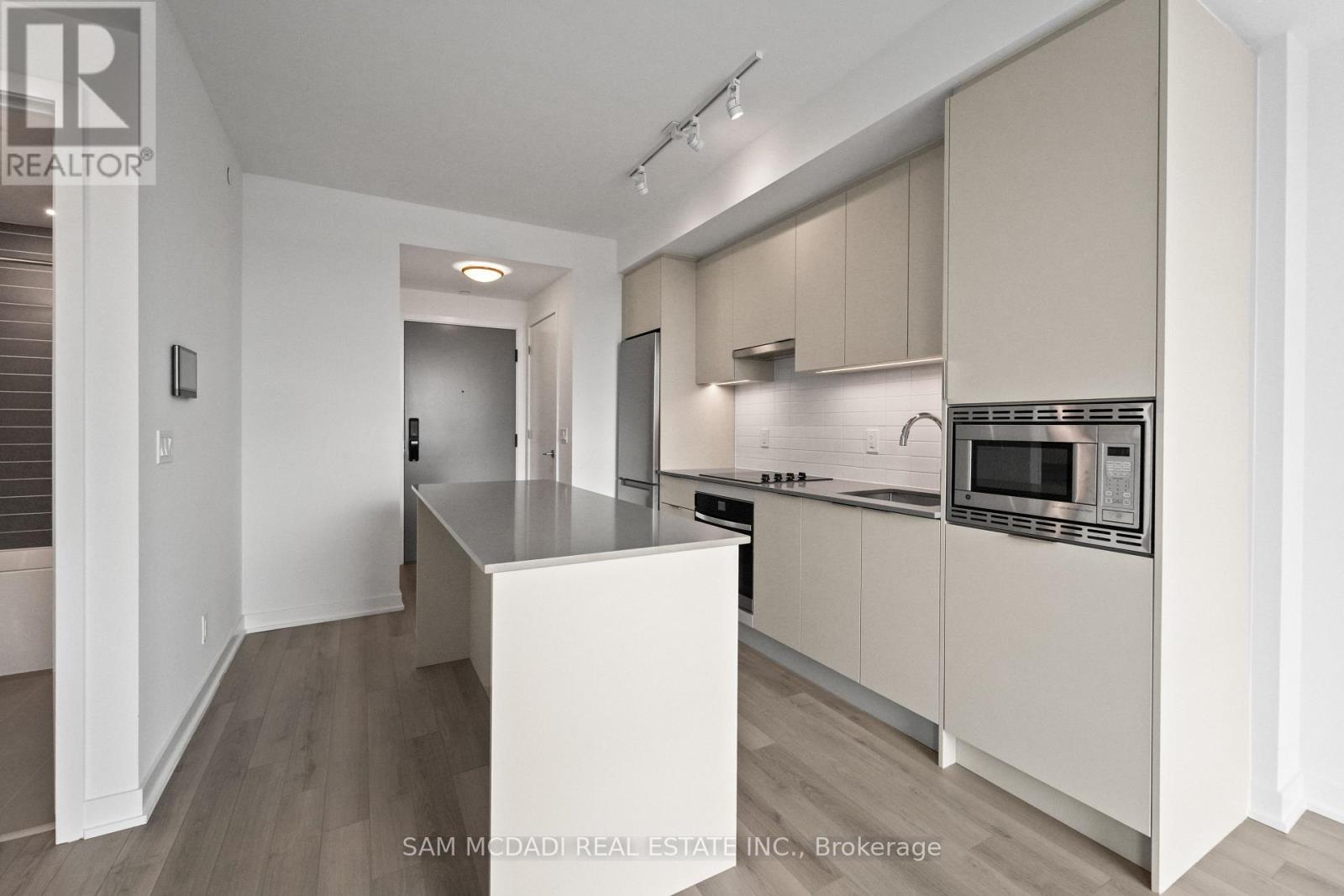 303 - 3079 Trafalgar Road, Oakville, Ontario  L6H 8C5 - Photo 5 - W12537126