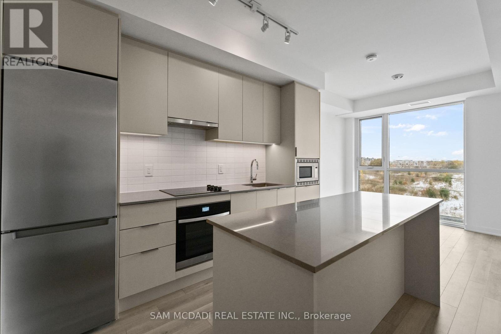 303 - 3079 Trafalgar Road, Oakville, Ontario  L6H 8C5 - Photo 6 - W12537126