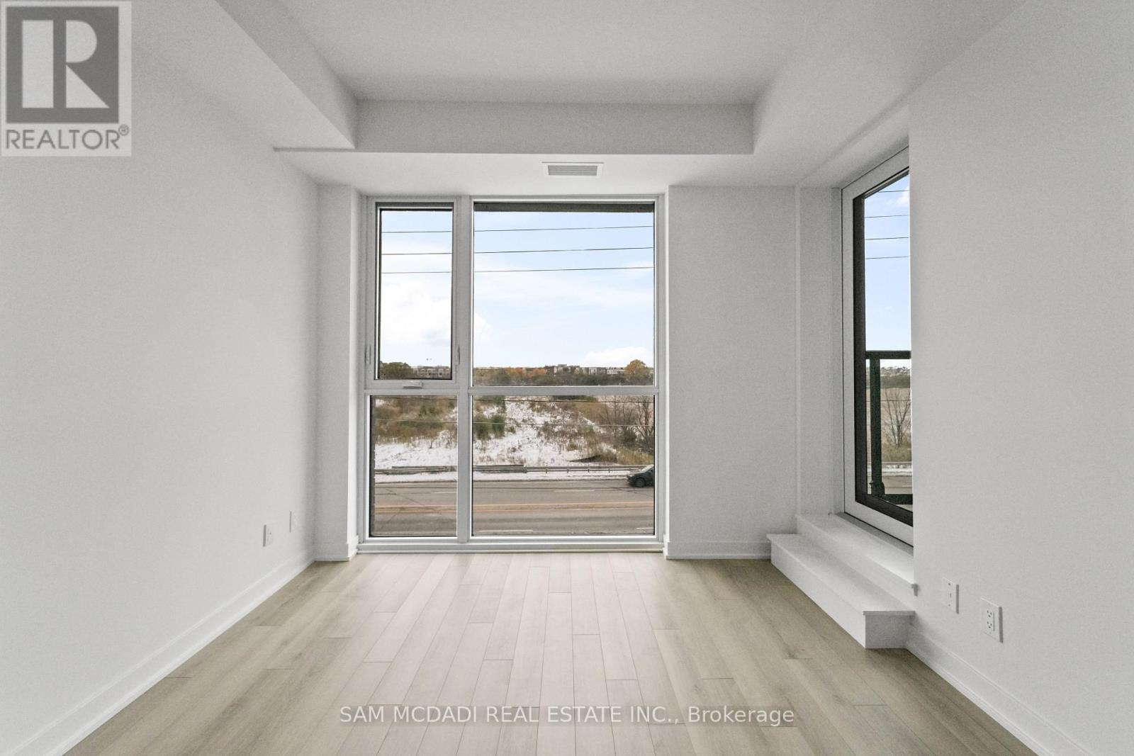 303 - 3079 Trafalgar Road, Oakville, Ontario  L6H 8C5 - Photo 8 - W12537126