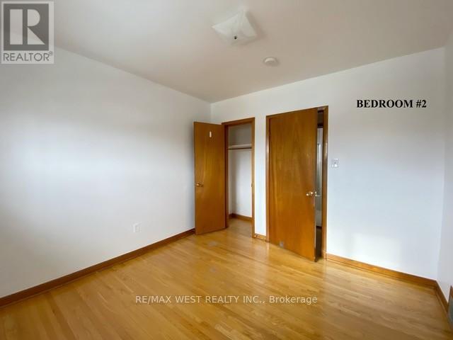 33 Starview Drive, Toronto, Ontario  M9M 1K7 - Photo 9 - W12537176