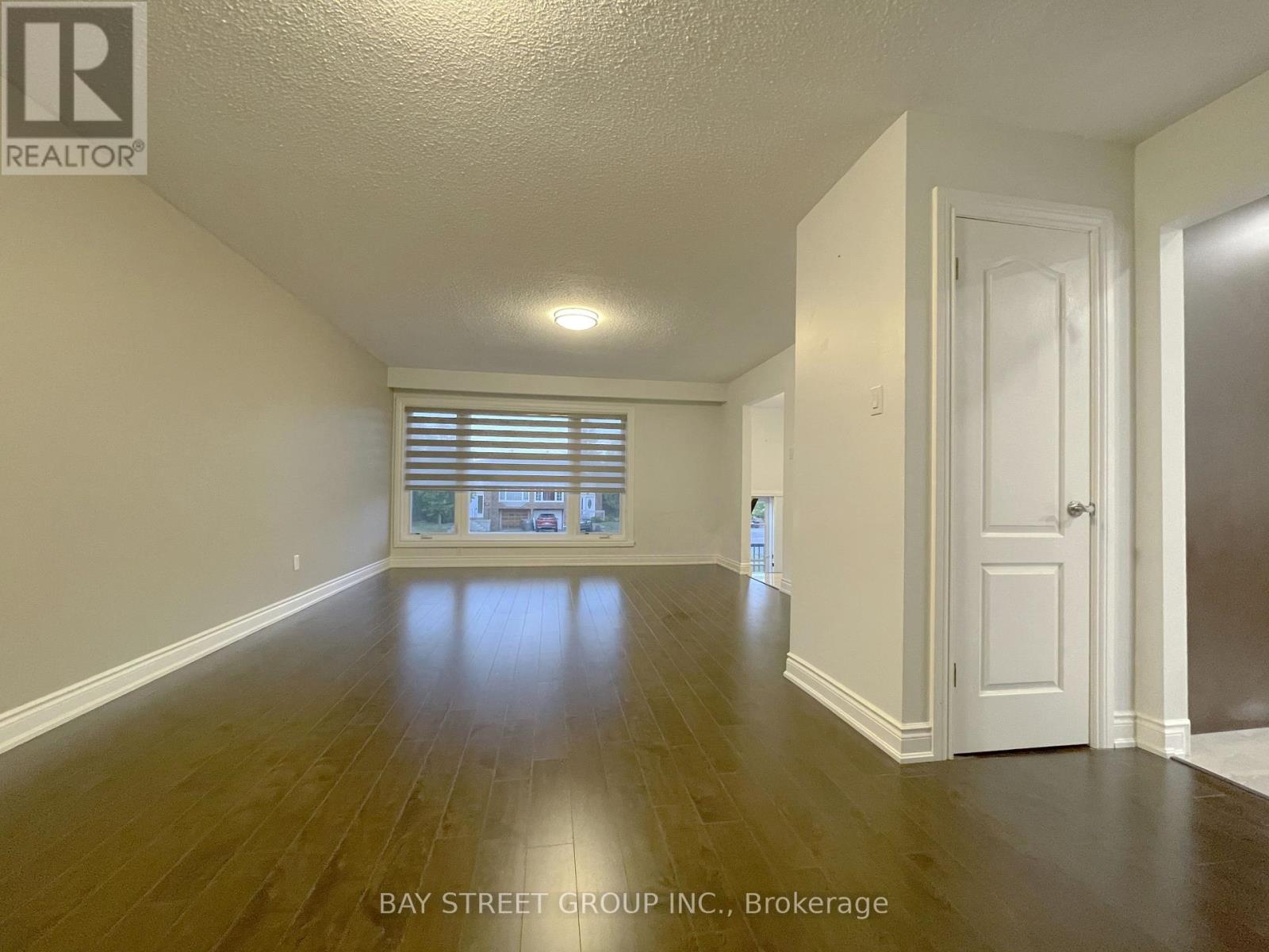 Upper - 2615 Windjammer Road, Mississauga, Ontario  L5L 1H7 - Photo 4 - W12537212