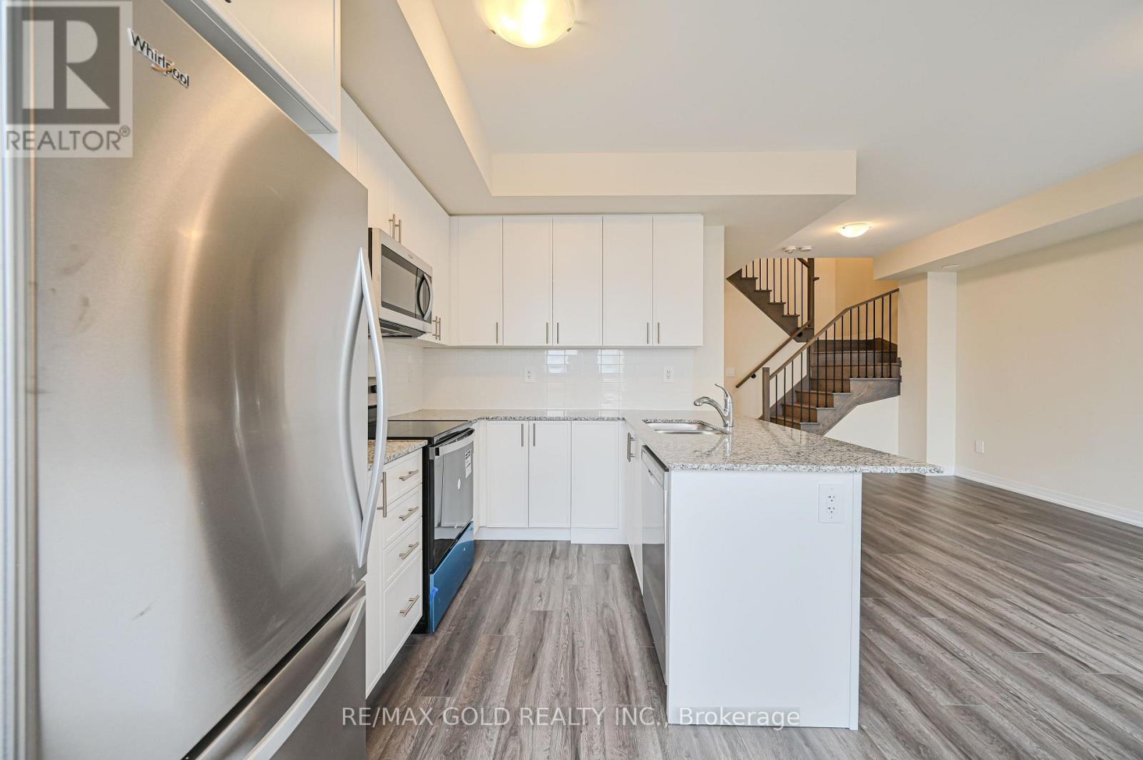 111 - 1597 Rose Way, Milton, Ontario L9E 1N4 - Photo 15 - W12537220