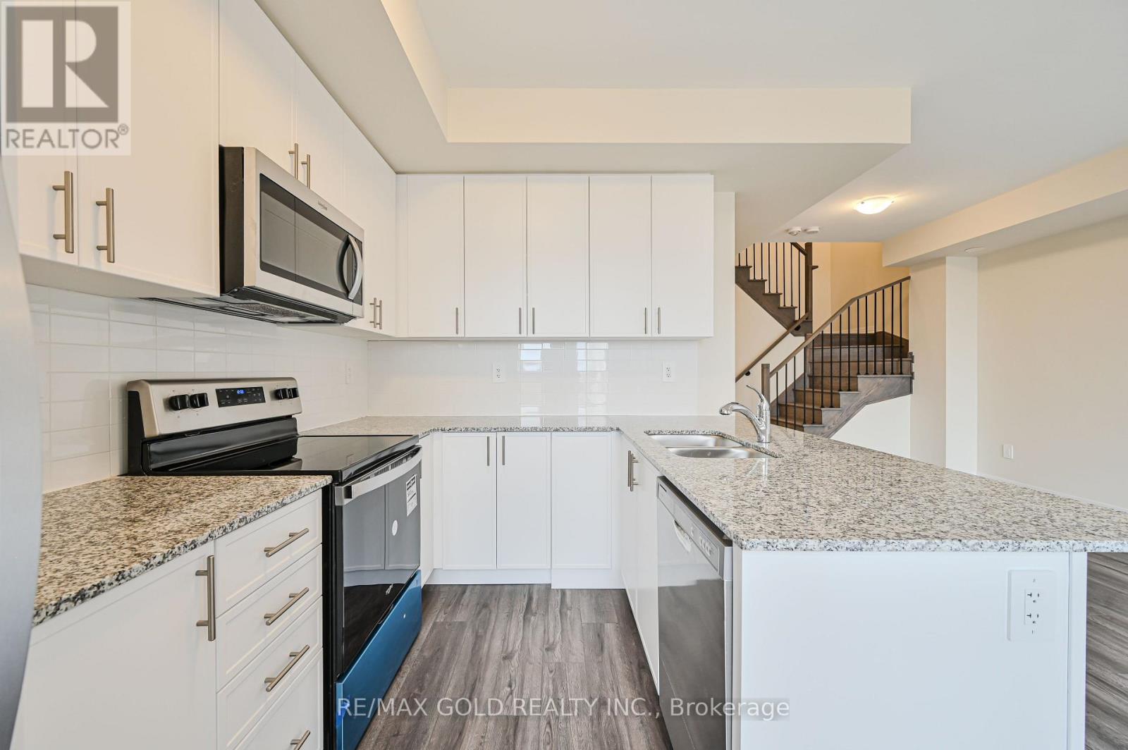 111 - 1597 Rose Way, Milton, Ontario L9E 1N4 - Photo 16 - W12537220