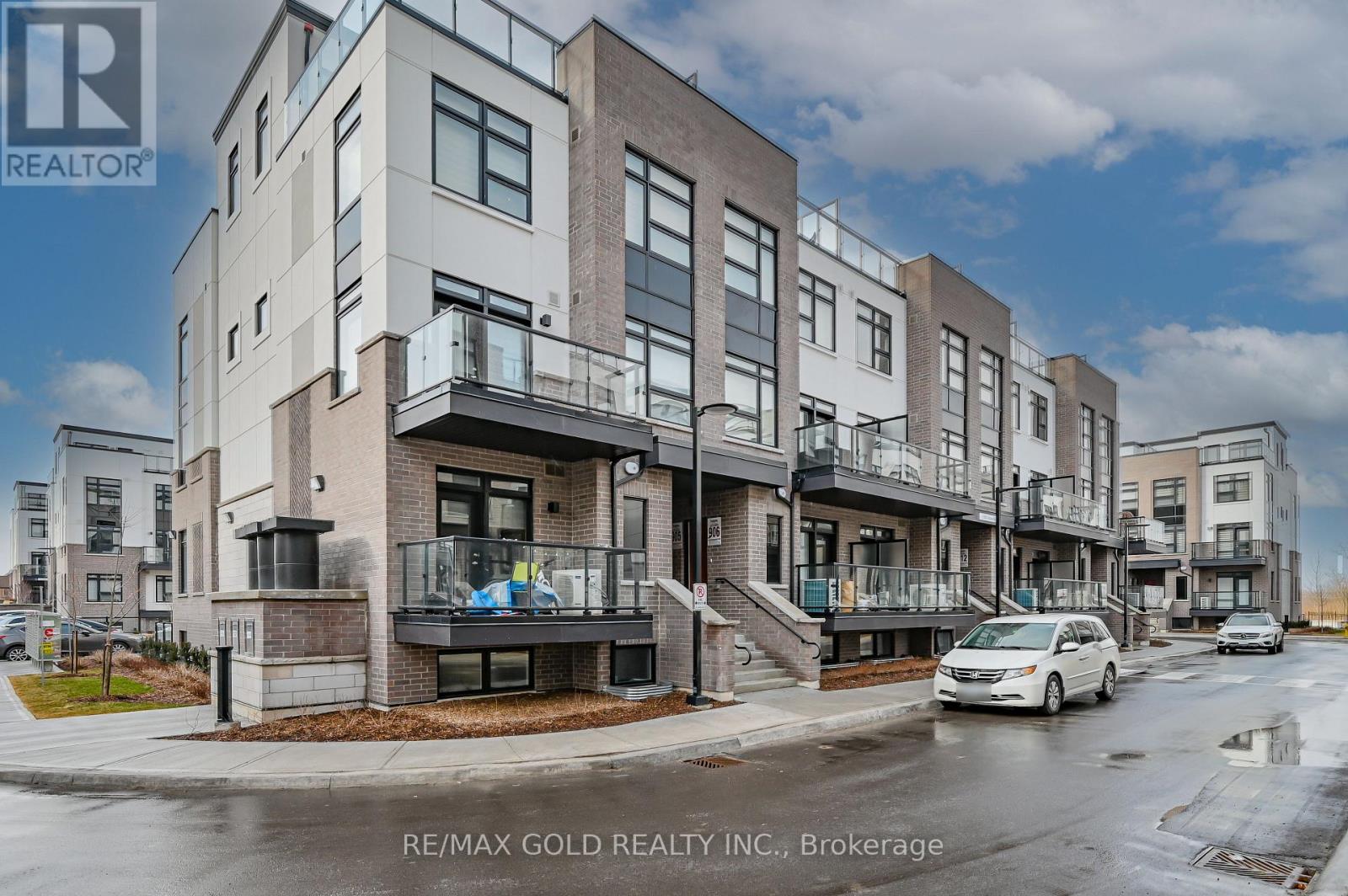 111 - 1597 Rose Way, Milton, Ontario L9E 1N4 - Photo 2 - W12537220