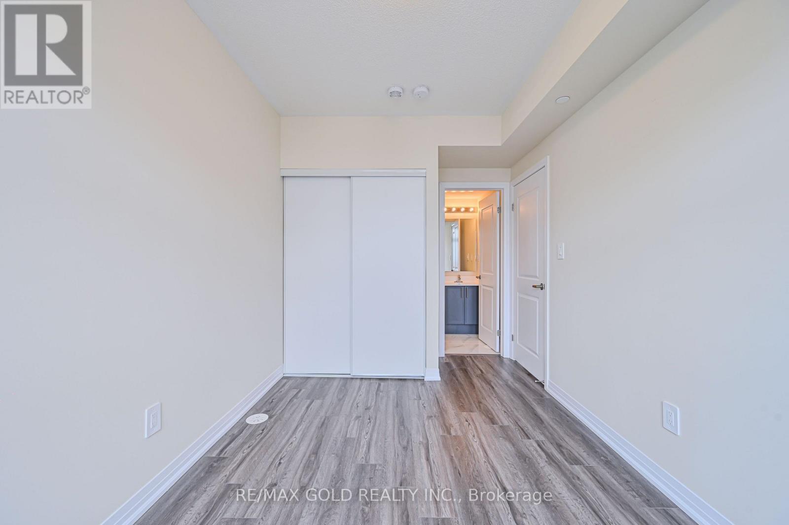 111 - 1597 Rose Way, Milton, Ontario L9E 1N4 - Photo 26 - W12537220