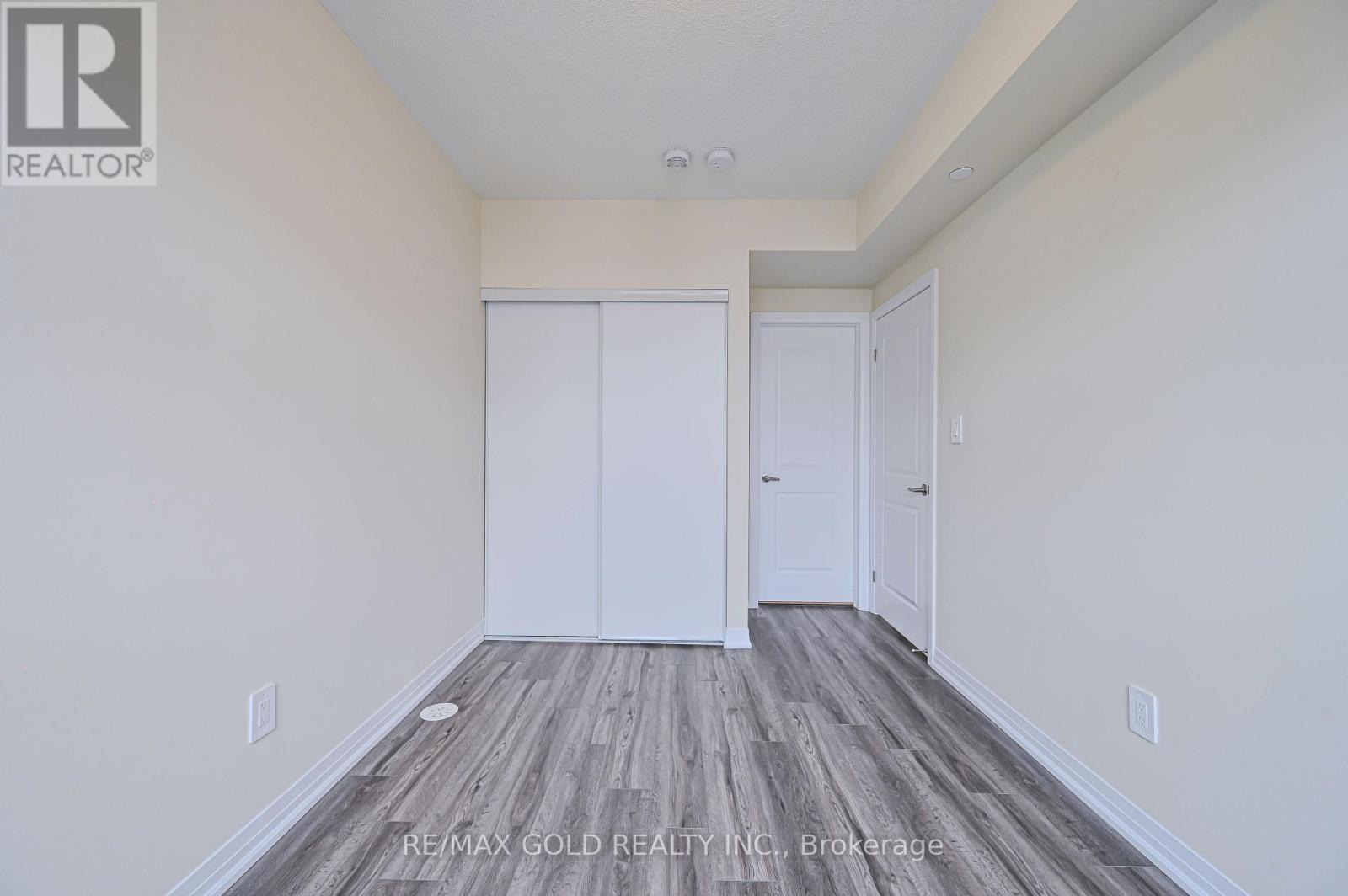 111 - 1597 Rose Way, Milton, Ontario L9E 1N4 - Photo 27 - W12537220