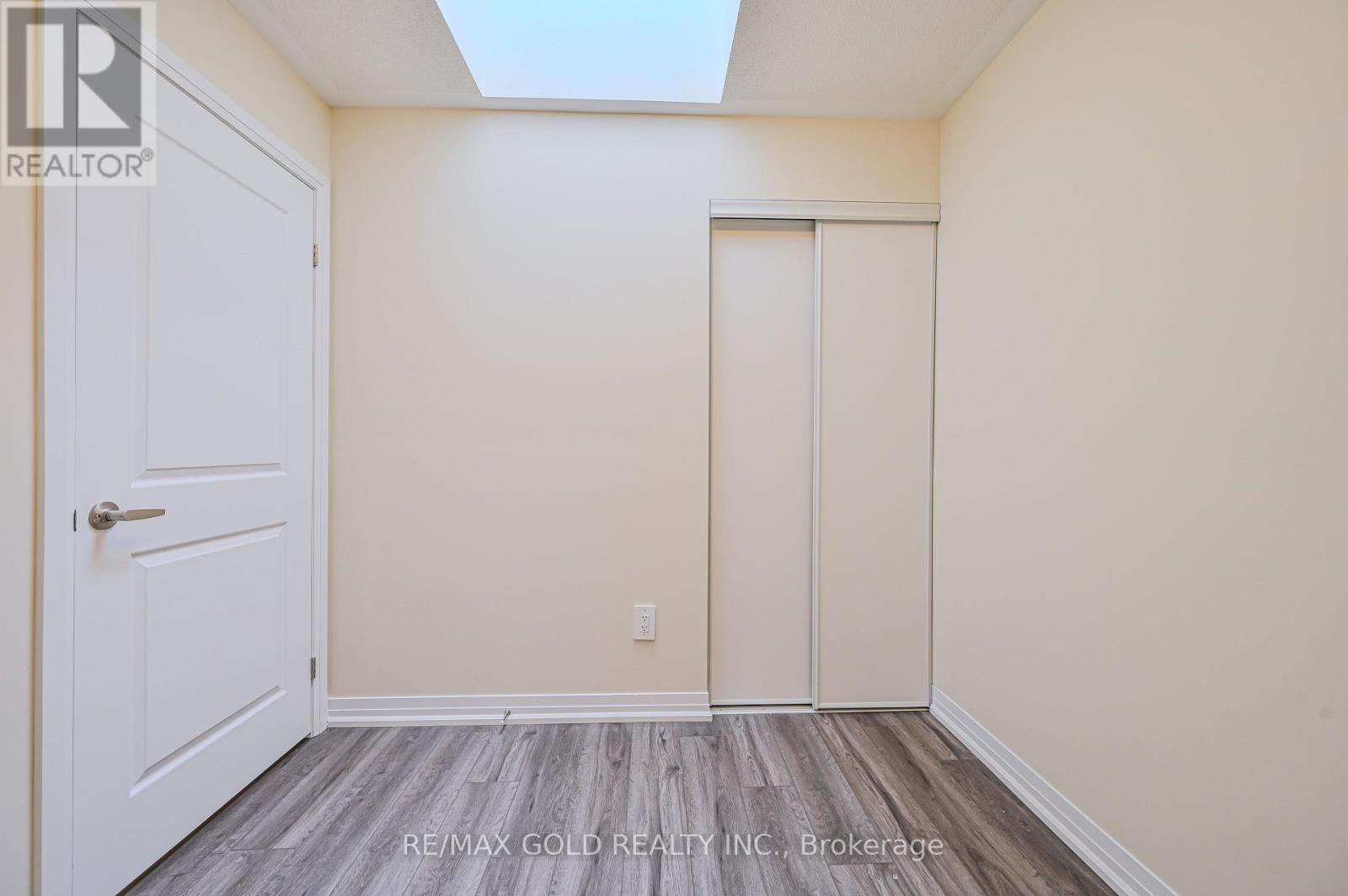 111 - 1597 Rose Way, Milton, Ontario L9E 1N4 - Photo 37 - W12537220