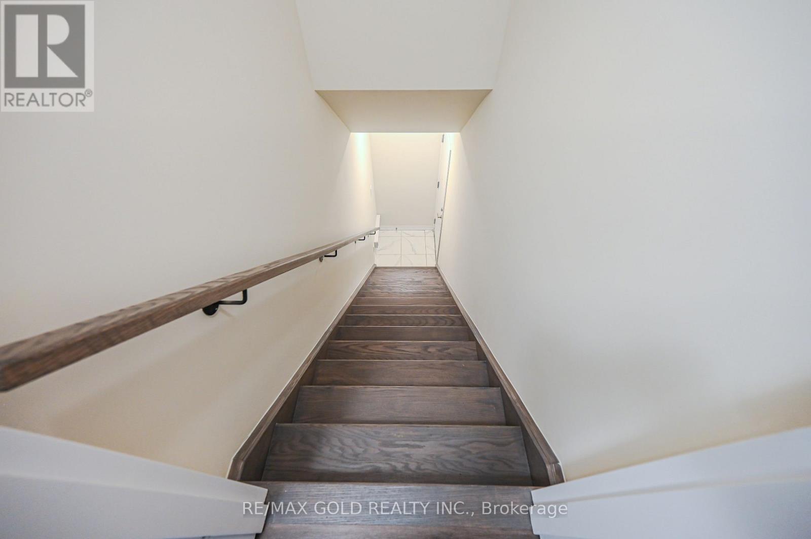 111 - 1597 Rose Way, Milton, Ontario L9E 1N4 - Photo 6 - W12537220