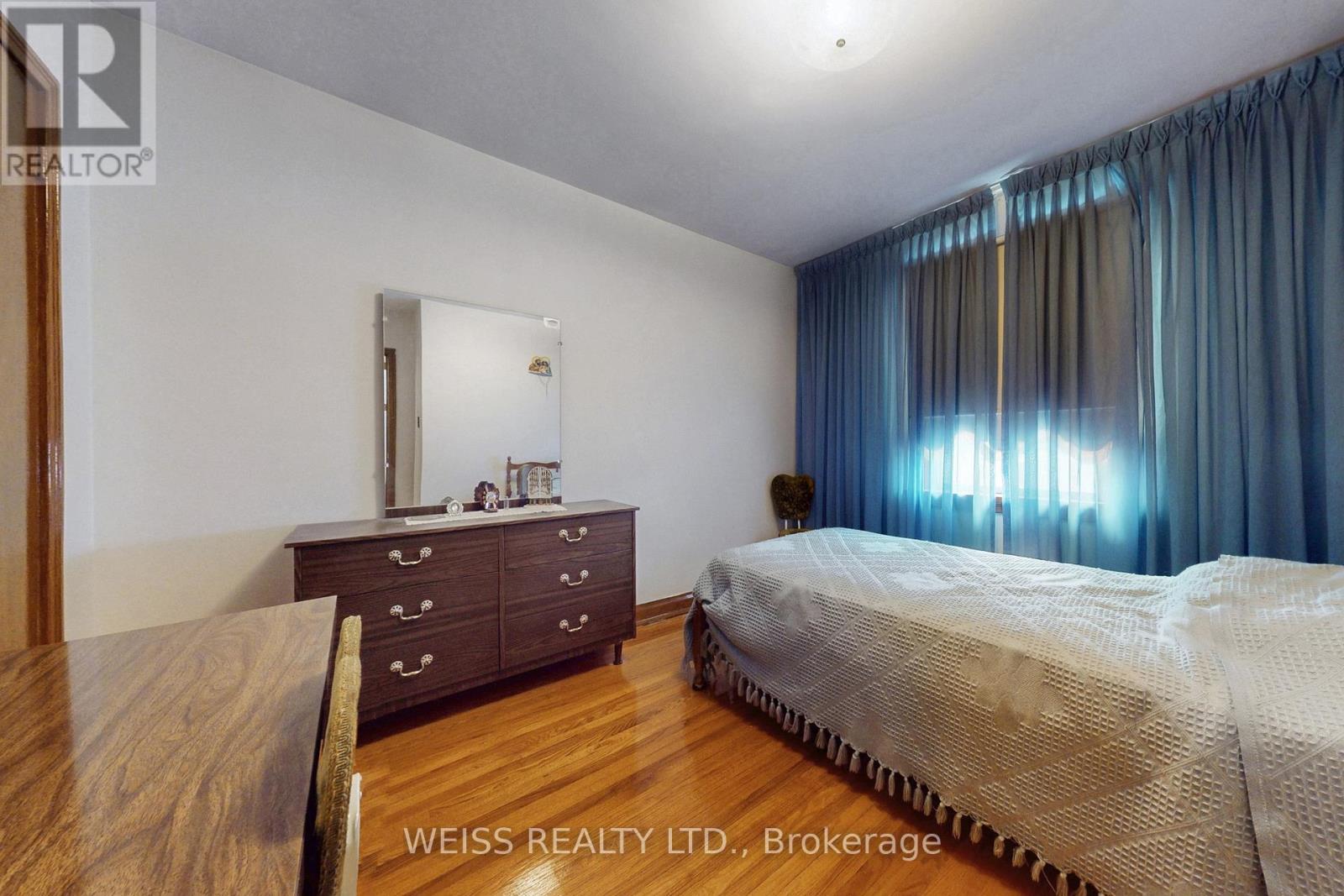246 Thirtieth Street, Toronto, Ontario M8W 3E1 - Photo 13 - W12537262
