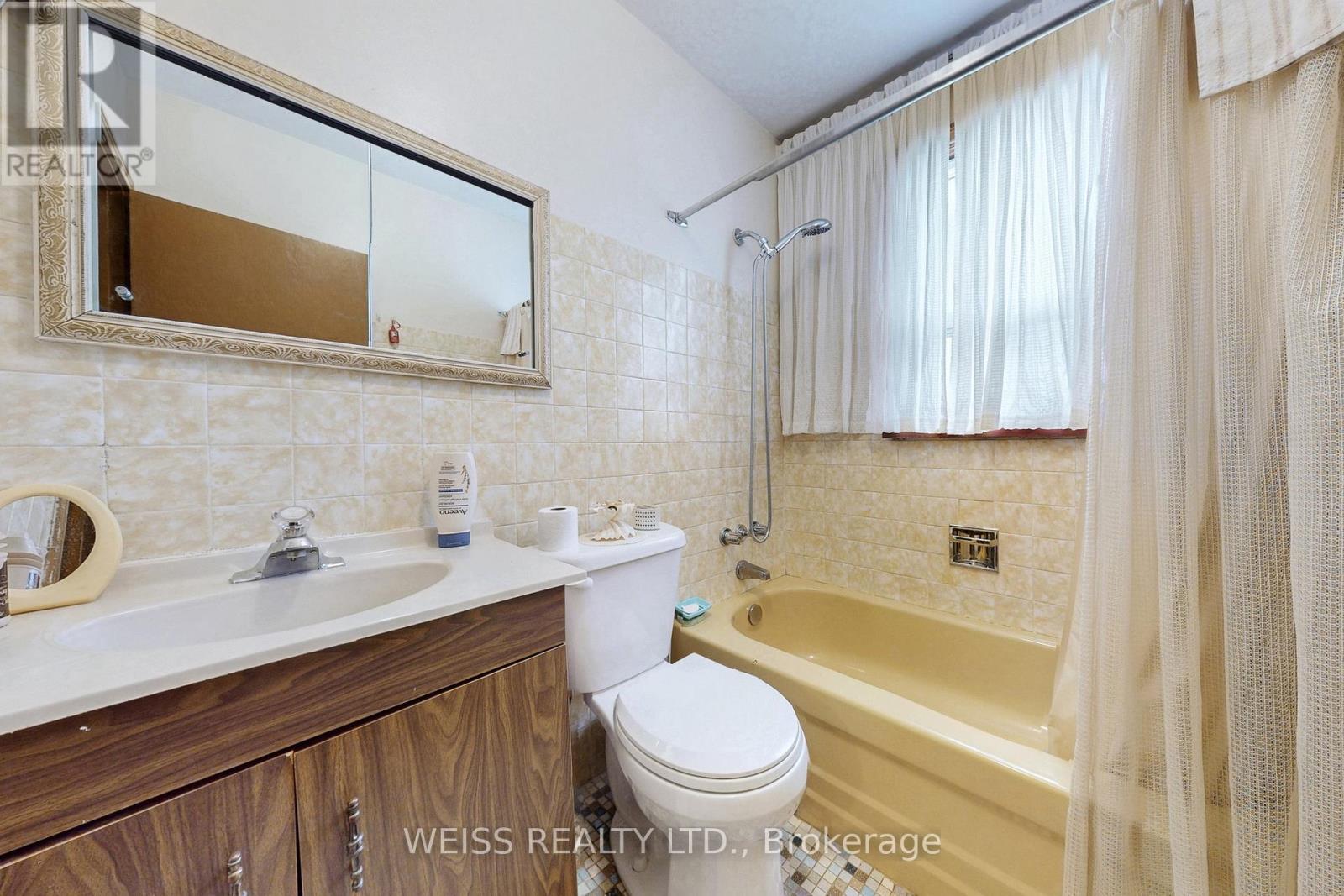 246 Thirtieth Street, Toronto, Ontario M8W 3E1 - Photo 21 - W12537262