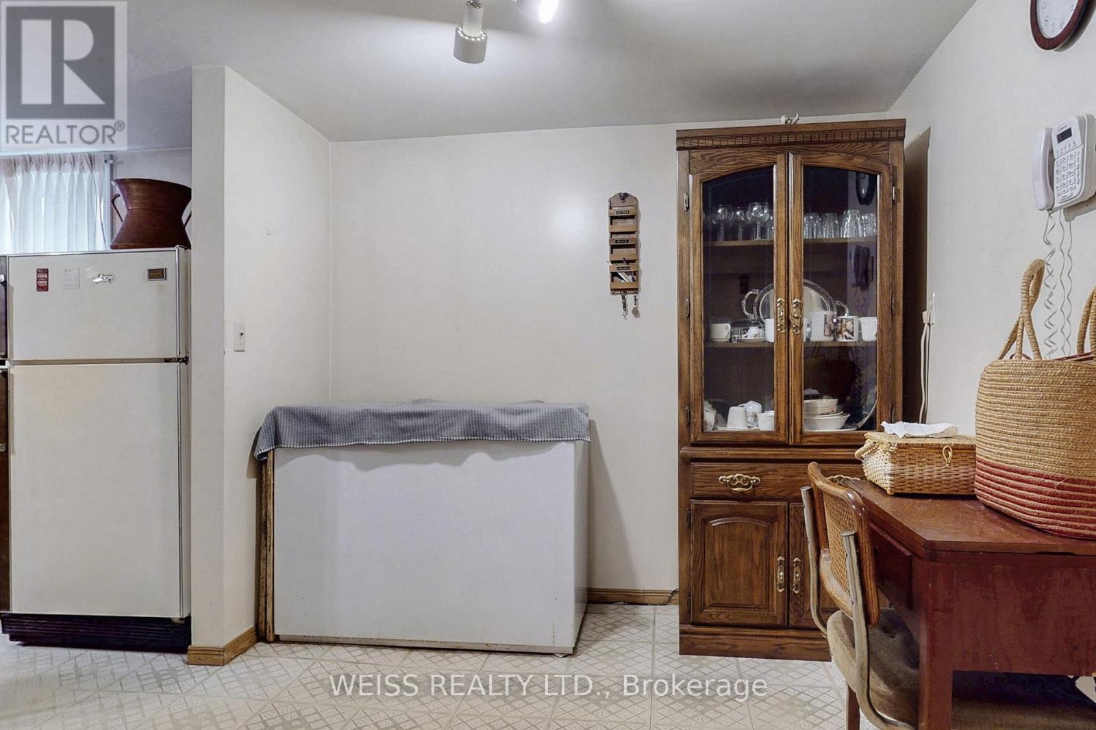 246 Thirtieth Street, Toronto, Ontario M8W 3E1 - Photo 34 - W12537262