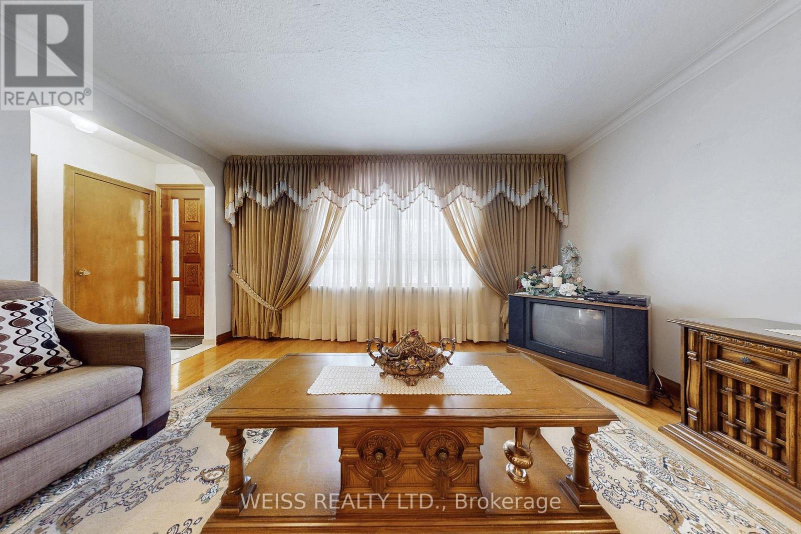 246 Thirtieth Street, Toronto, Ontario M8W 3E1 - Photo 6 - W12537262