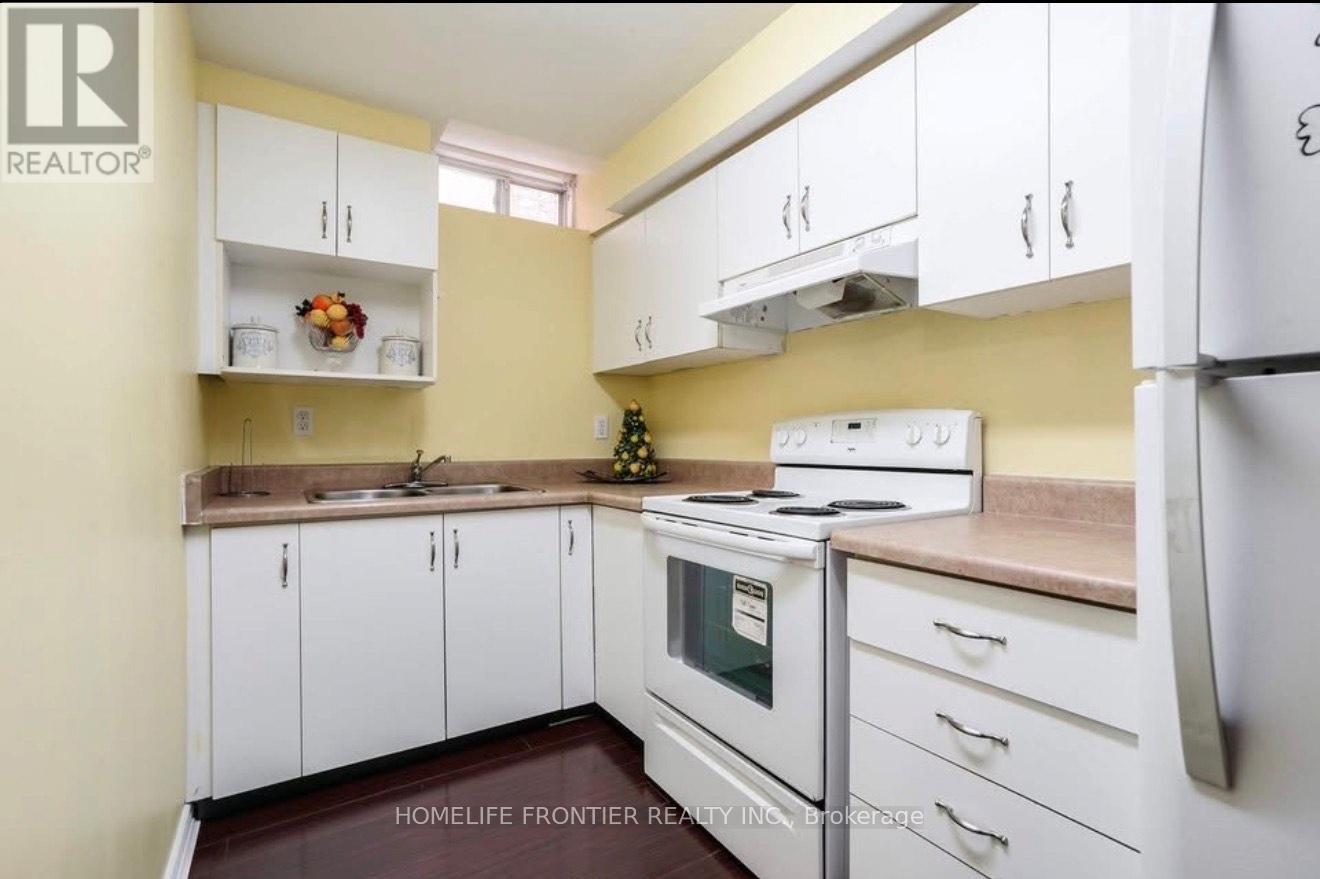 3861 Brinwood Gate, Mississauga, Ontario  L5M 7H3 - Photo 5 - W12537272