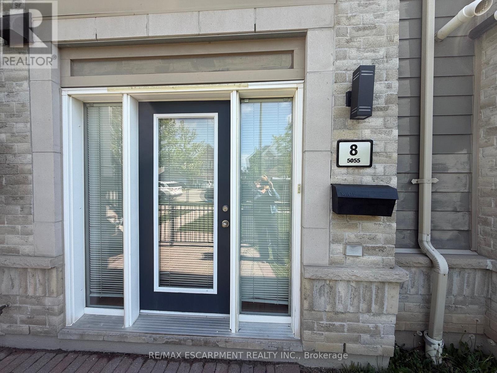 8 - 5055 Oscar Peterson Boulevard, Mississauga, Ontario  L5M 0P4 - Photo 3 - W12467668