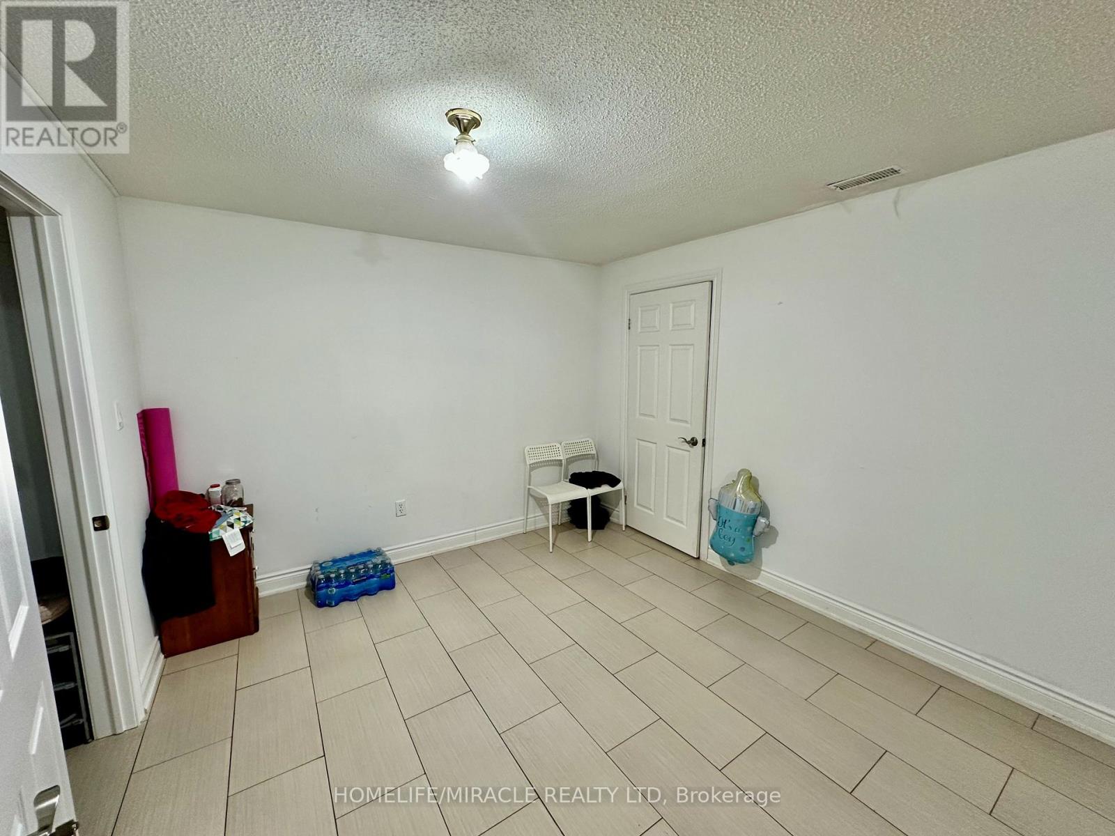 Bsmt - 2461 President Boulevard, Mississauga, Ontario L5B 3E7 - Photo 15 - W12535266