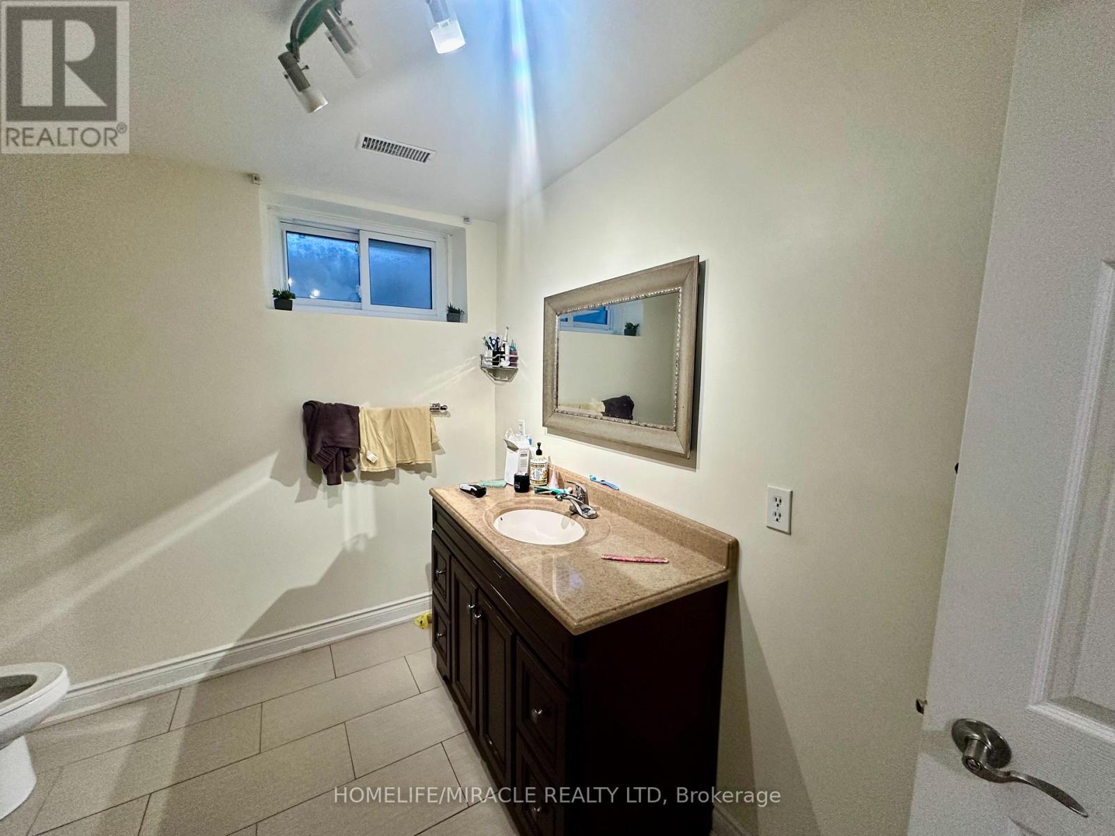 Bsmt - 2461 President Boulevard, Mississauga, Ontario L5B 3E7 - Photo 24 - W12535266