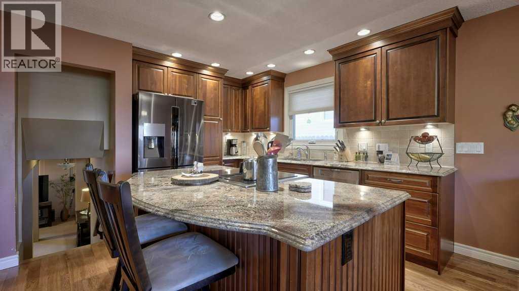 232 Penbrooke Way Se, Calgary, Alberta  t2a 3s8 - Photo 8 - A2268091