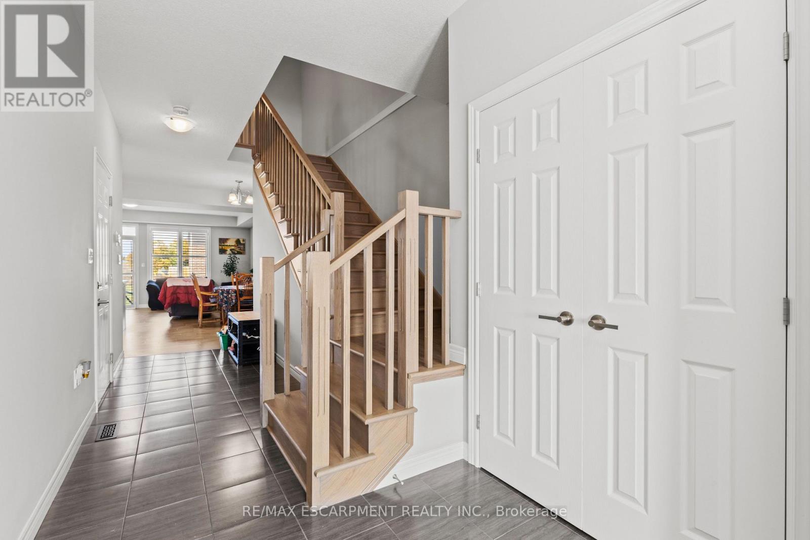 23 Zoe Lane, Hamilton, Ontario  L0R 1C0 - Photo 10 - X12537166