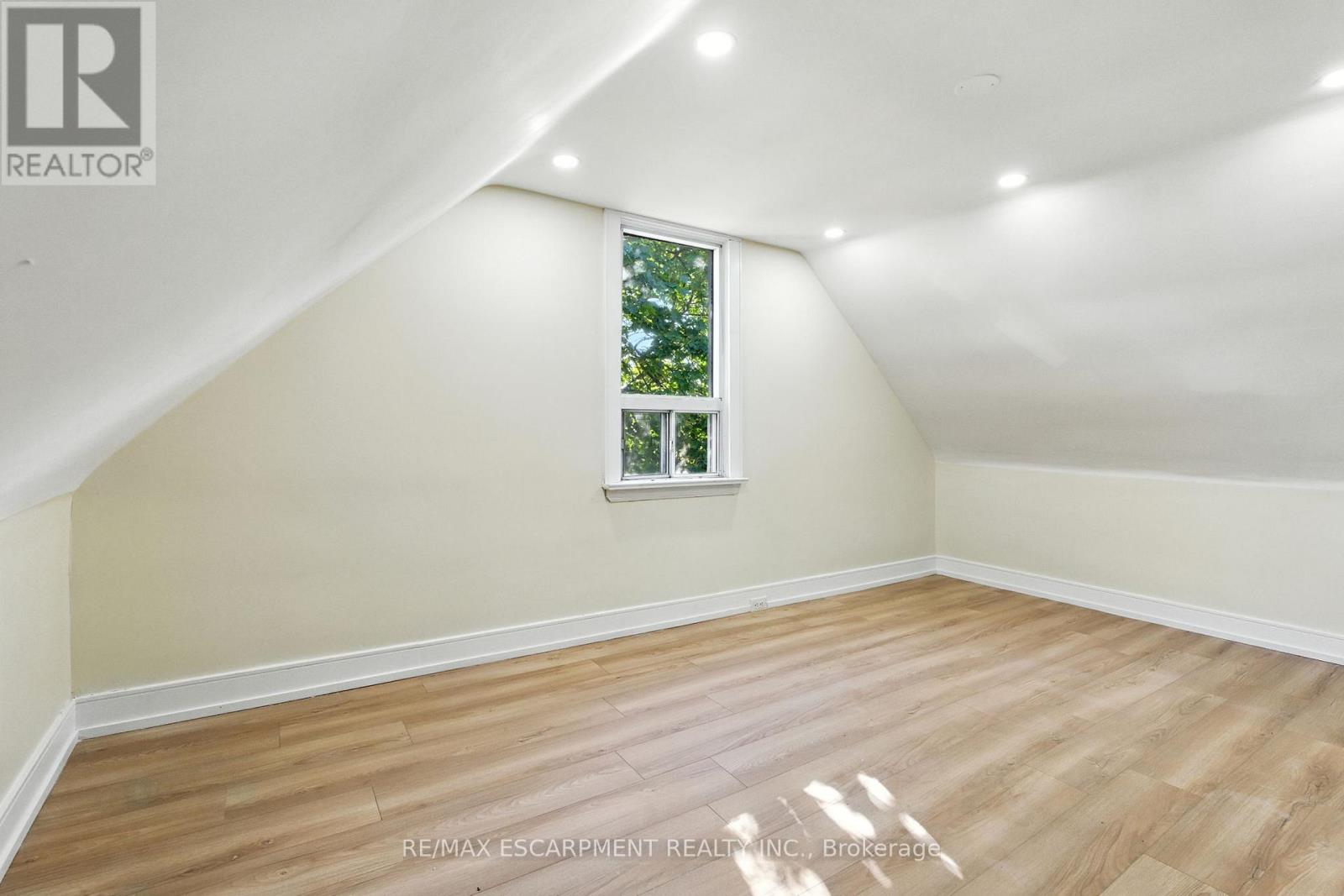 9 Alice Street, Hamilton, Ontario  L8H 4R5 - Photo 33 - X12537204