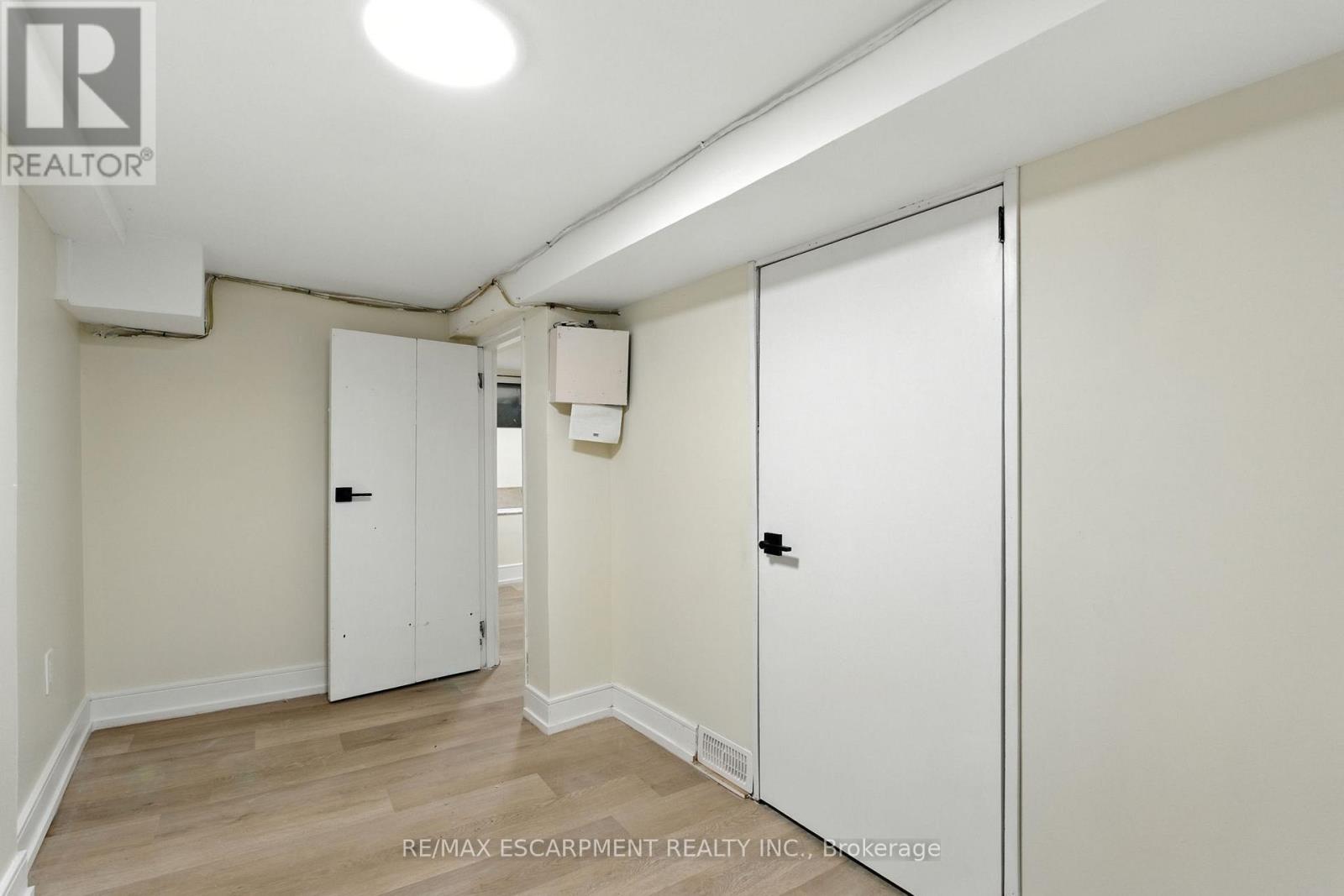 9 Alice Street, Hamilton, Ontario  L8H 4R5 - Photo 44 - X12537204