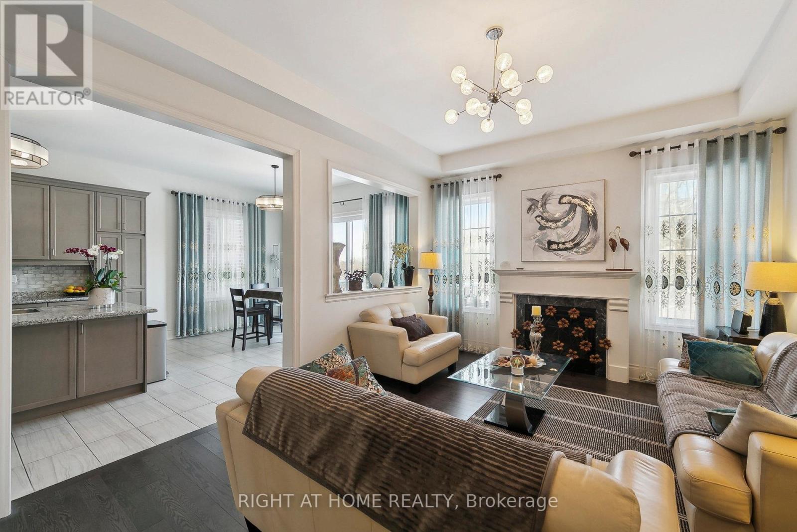 247 Humphrey Street, Hamilton, Ontario  L8B 1X4 - Photo 13 - X12537258