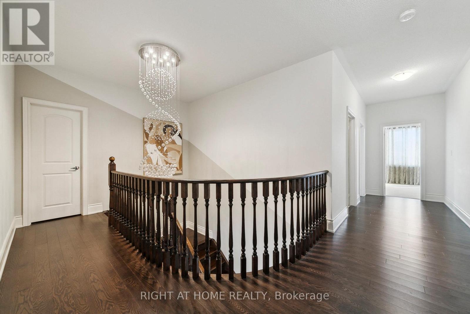 247 Humphrey Street, Hamilton, Ontario  L8B 1X4 - Photo 19 - X12537258