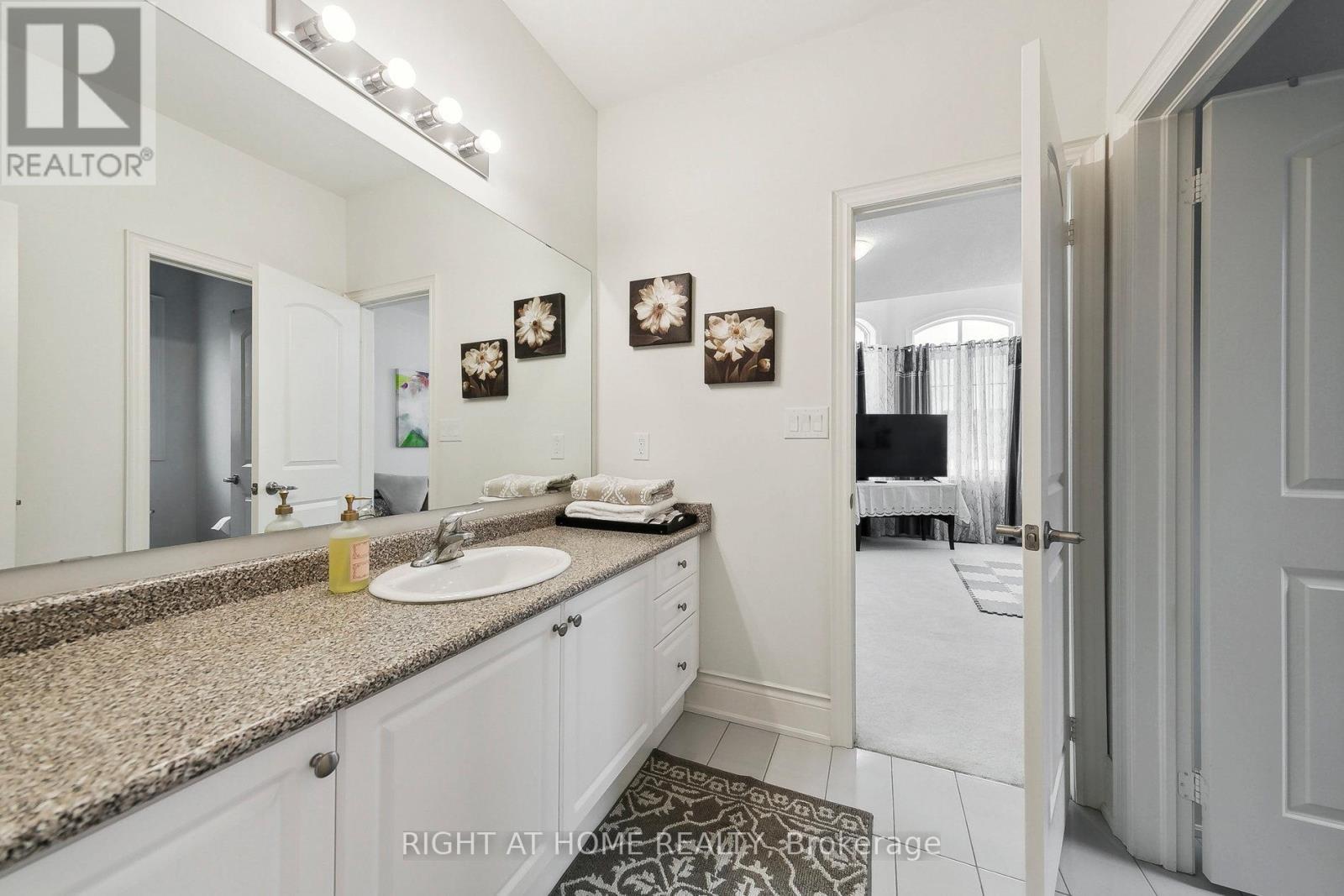 247 Humphrey Street, Hamilton, Ontario  L8B 1X4 - Photo 27 - X12537258