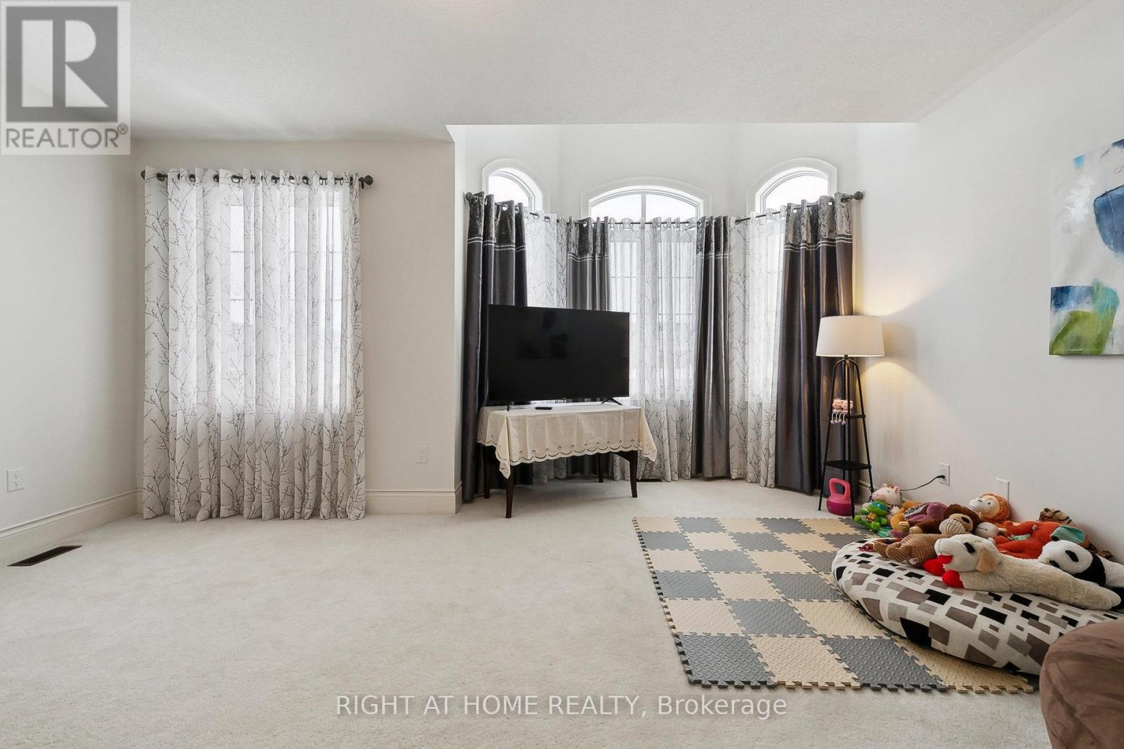 247 Humphrey Street, Hamilton, Ontario  L8B 1X4 - Photo 31 - X12537258