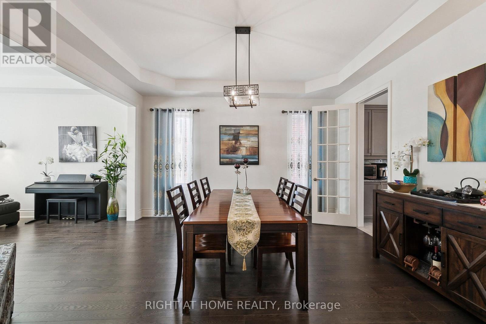 247 Humphrey Street, Hamilton, Ontario  L8B 1X4 - Photo 8 - X12537258