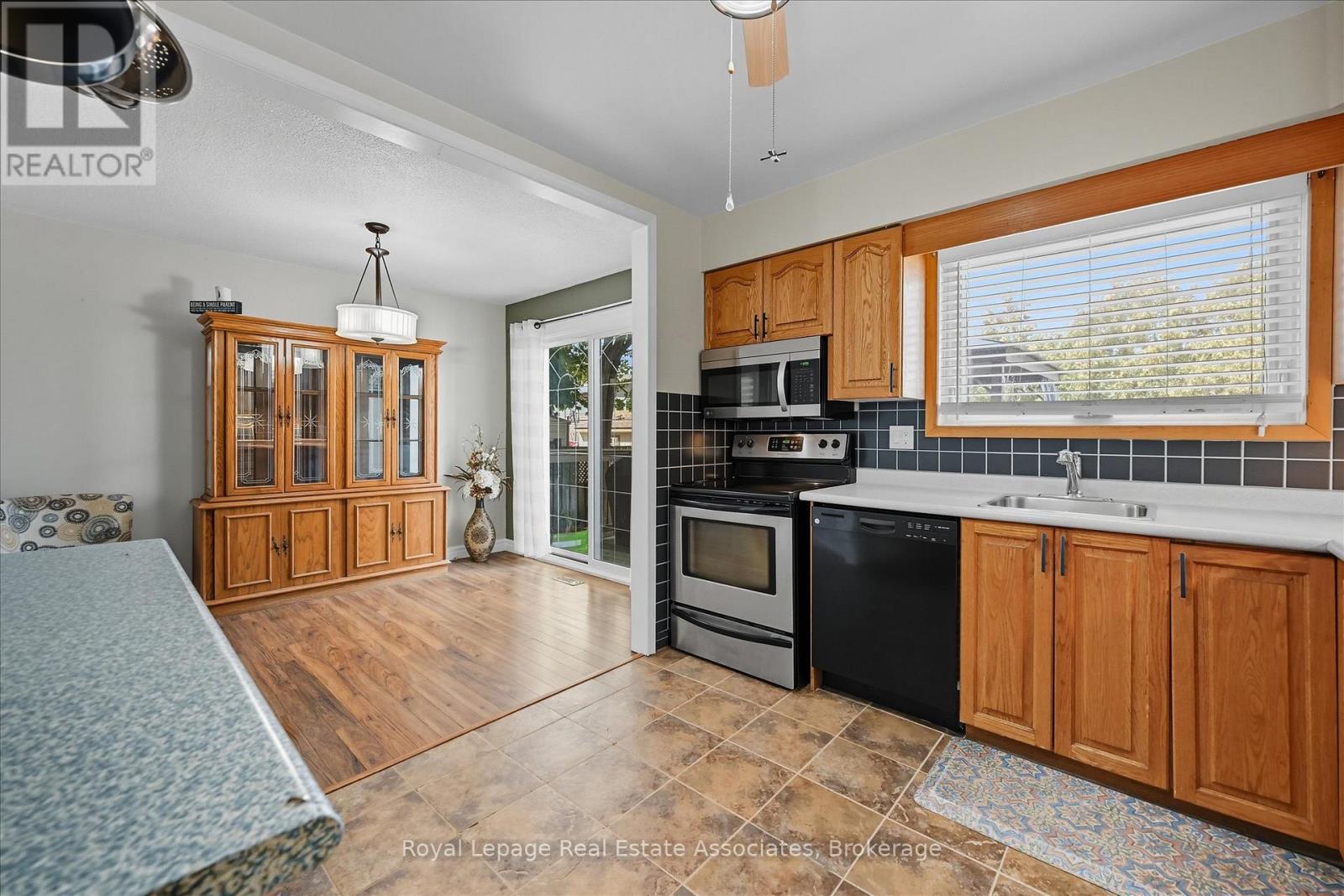 107 Billington Crescent, Hamilton, Ontario  L8T 4R3 - Photo 22 - X12537294