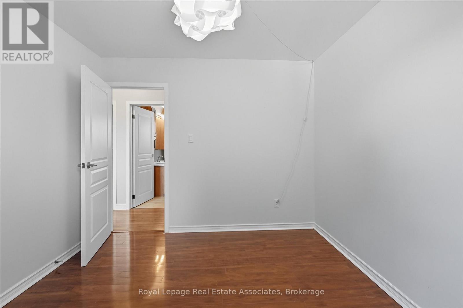 107 Billington Crescent, Hamilton, Ontario  L8T 4R3 - Photo 27 - X12537294