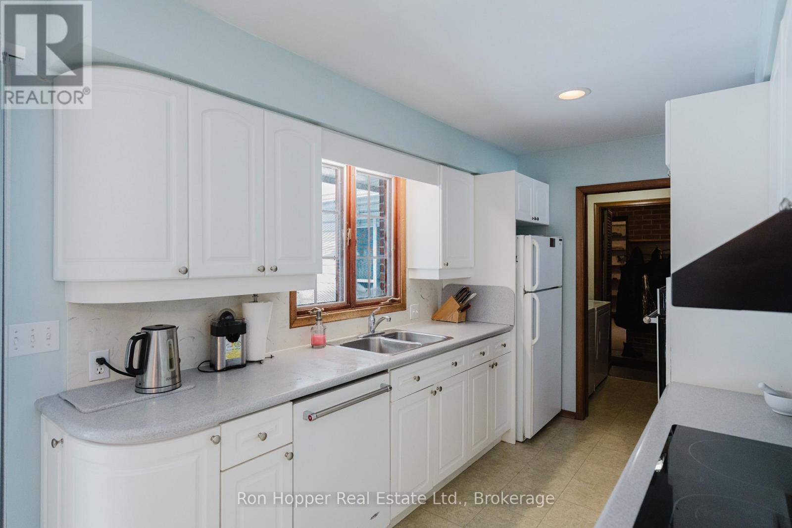 340 2nd Avenue W, Owen Sound, Ontario  N4K 4L7 - Photo 11 - X12537432