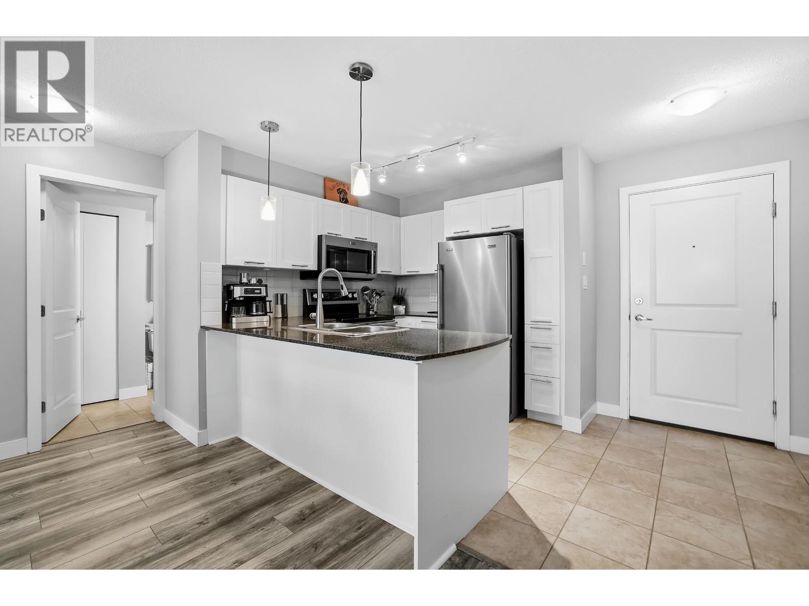 211 19677 Meadow Gardens Way, Pitt Meadows, British Columbia V3Y 0A2 - Photo 8 - R3065718