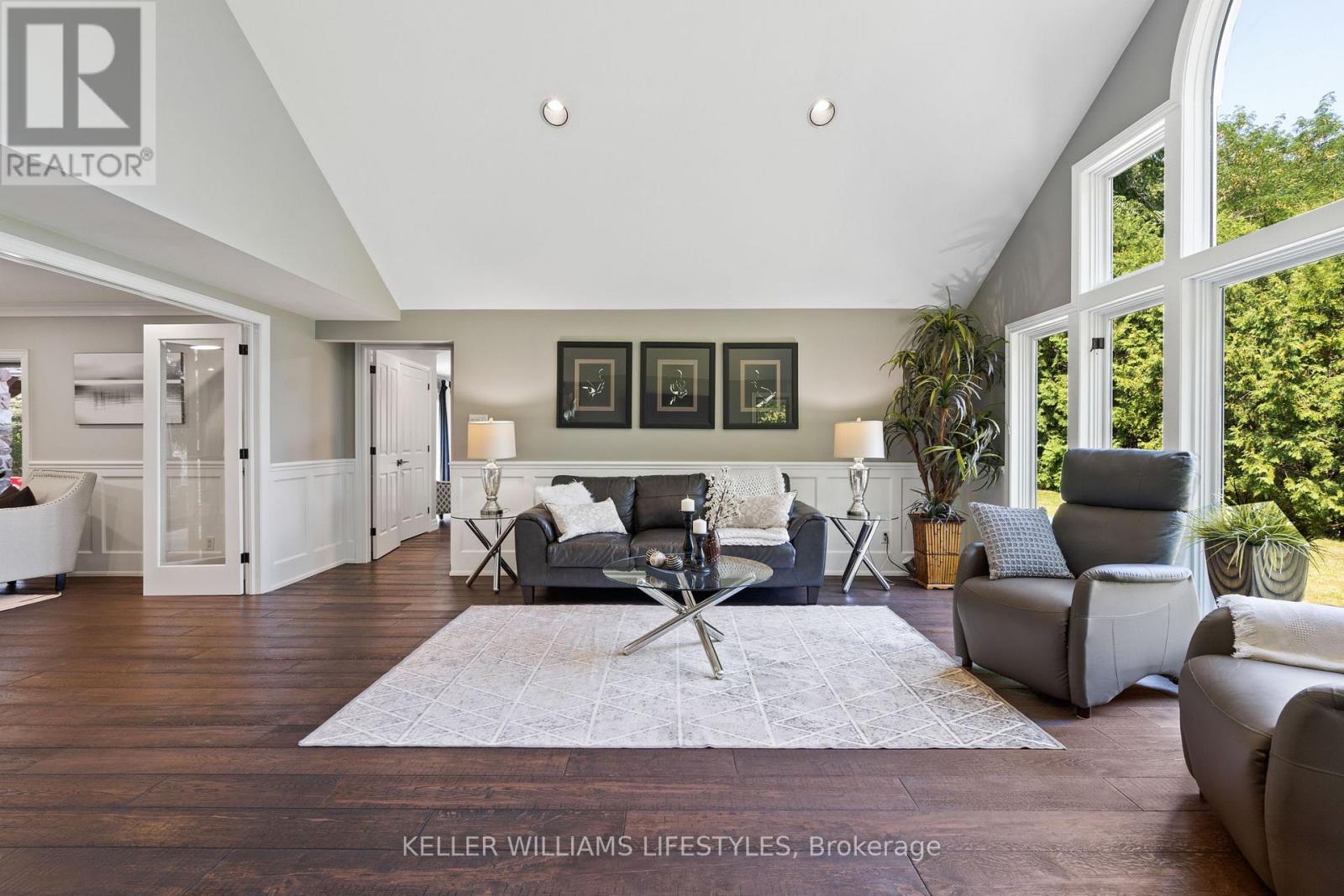 Photo 25 of 50 for 515 Jarvis Street