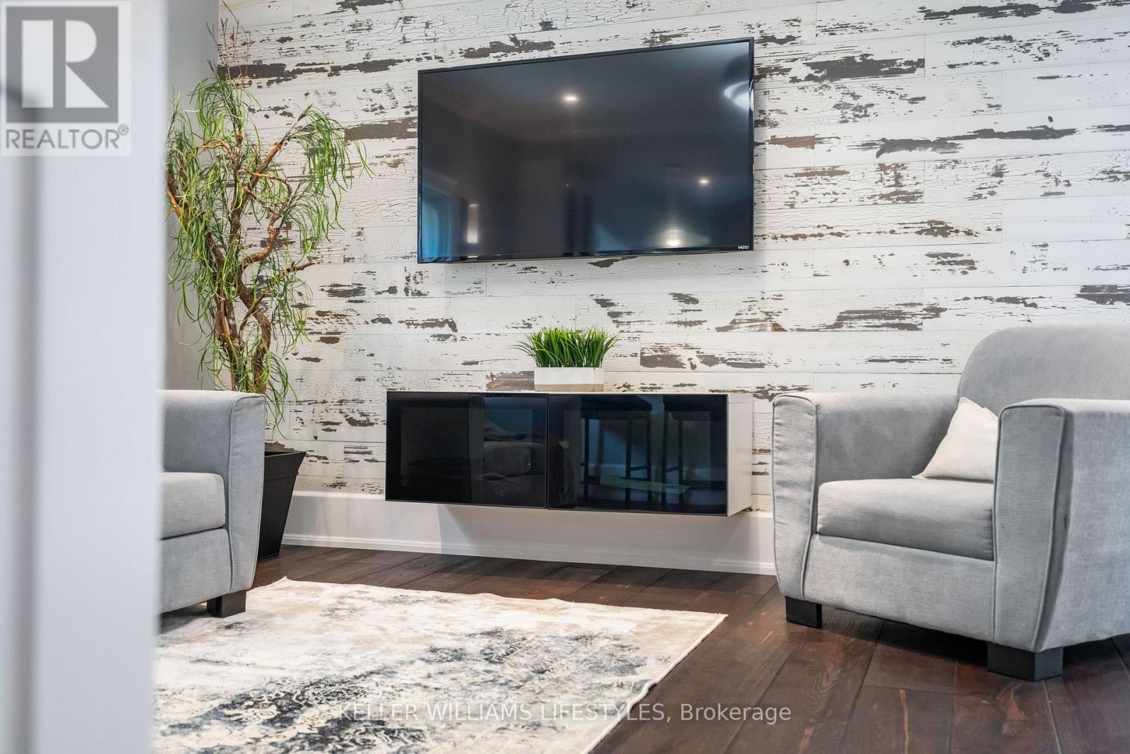 Photo 8 of 50 for 515 Jarvis Street