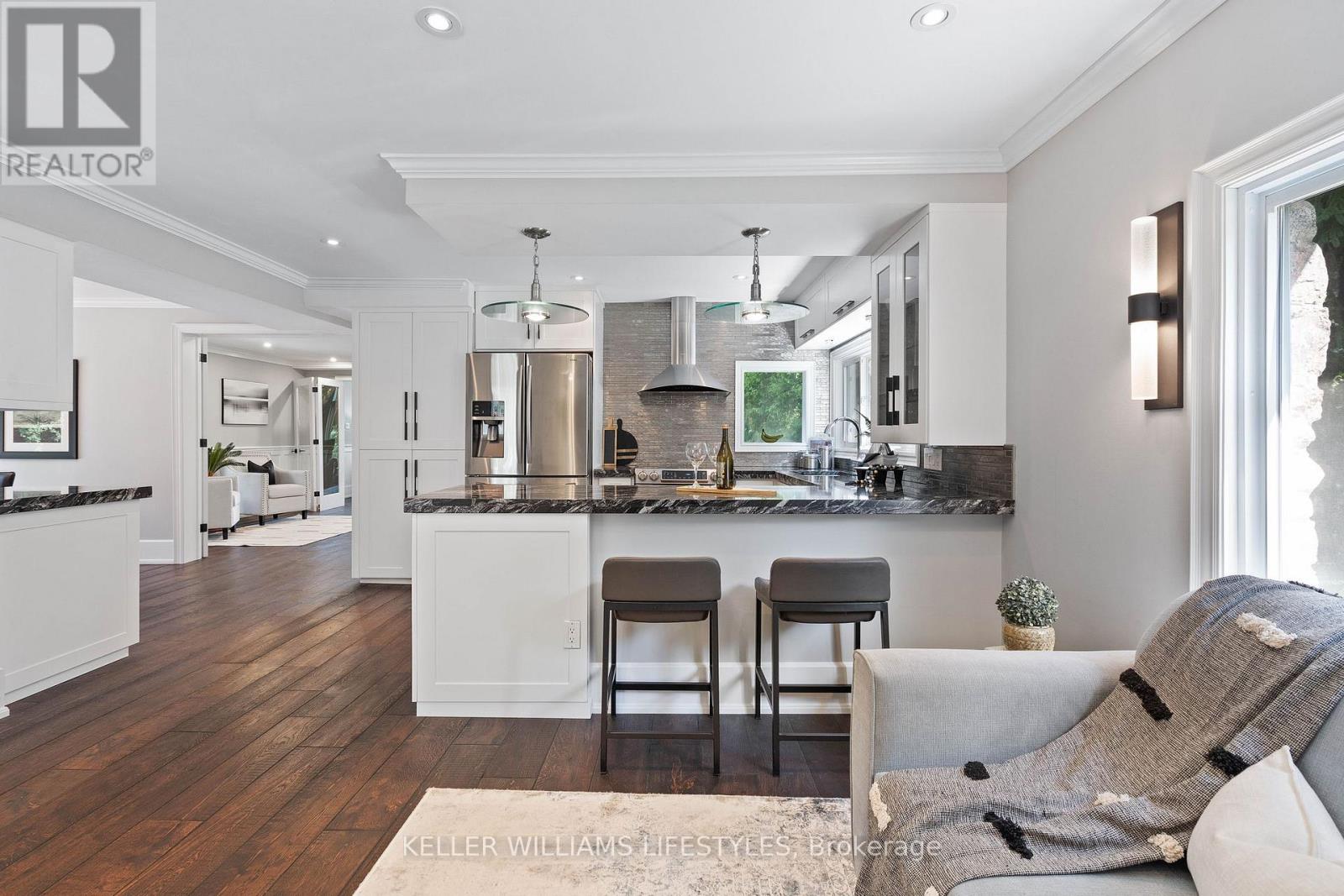 Photo 9 of 50 for 515 Jarvis Street