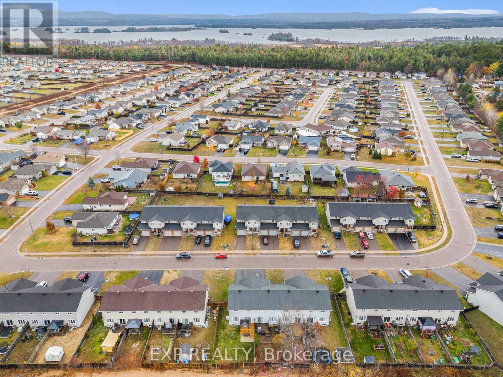 3000 Sandstone Crescent, Petawawa, Ontario  K8H 0B2 - Photo 4 - X12533936