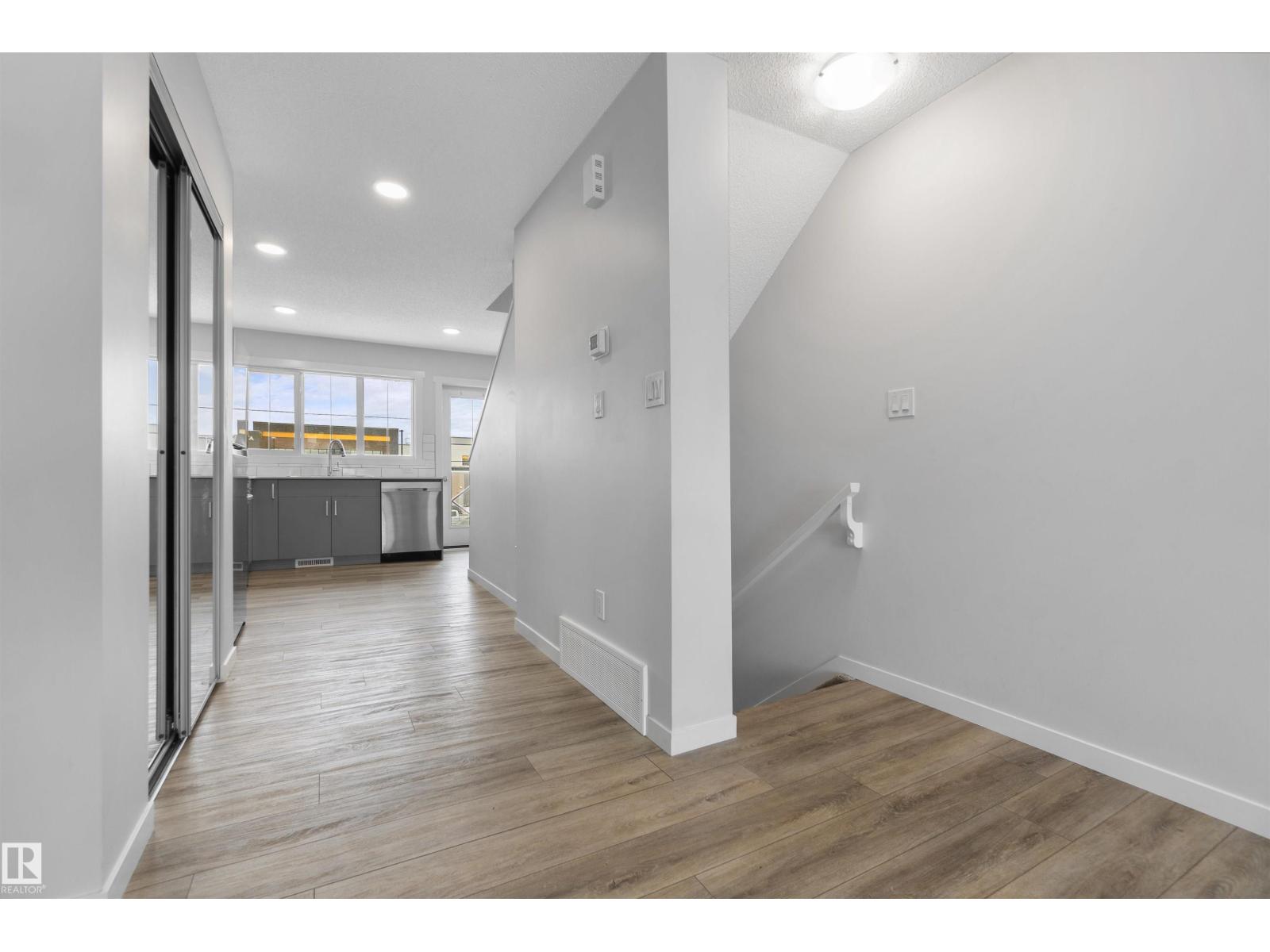 154 Secord Dr Nw, Edmonton, Alberta  T5T 7N9 - Photo 11 - E4465226