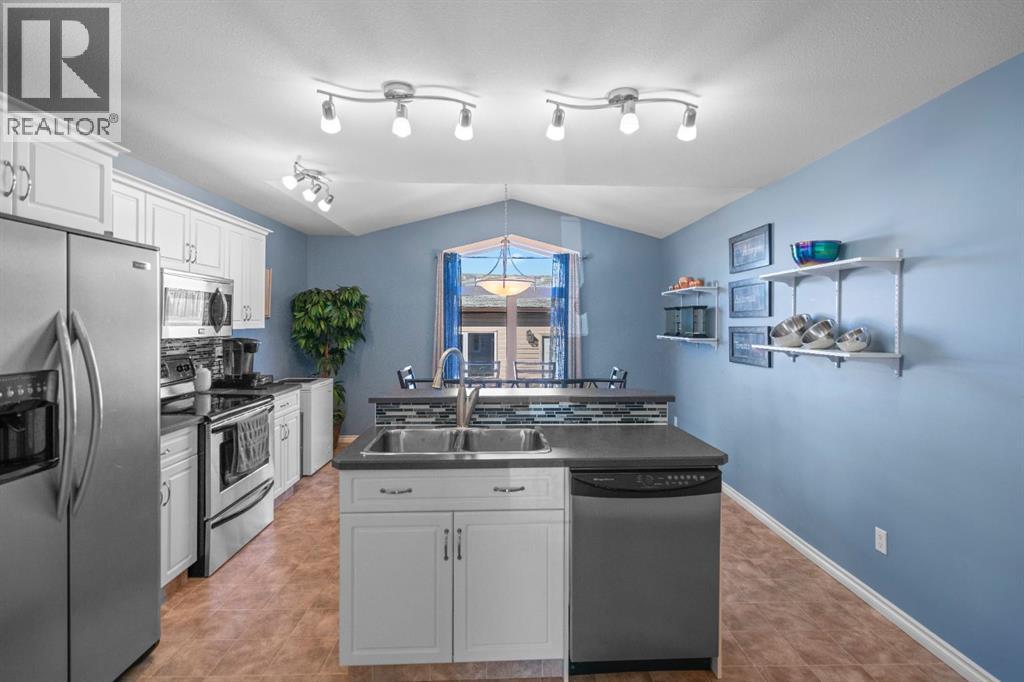 7418 46 Avenue, Camrose, Alberta  T4V 2T4 - Photo 7 - A2261846