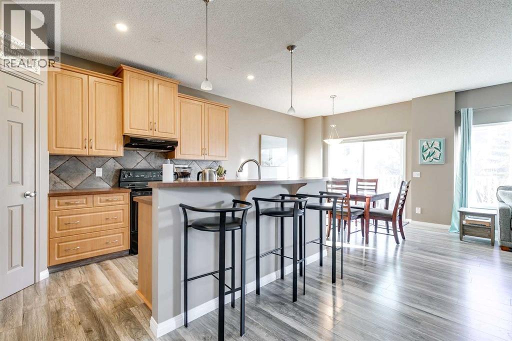 113 Rockbluff Place Nw, Calgary, Alberta  T3G 5B1 - Photo 7 - A2269508