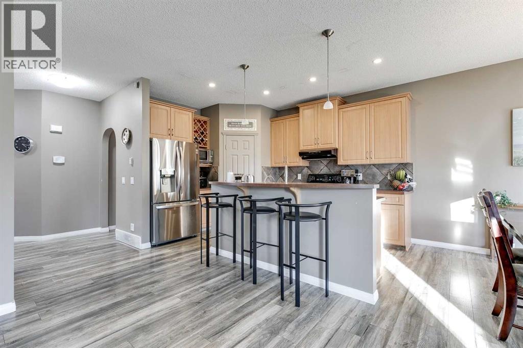 113 Rockbluff Place Nw, Calgary, Alberta  T3G 5B1 - Photo 8 - A2269508