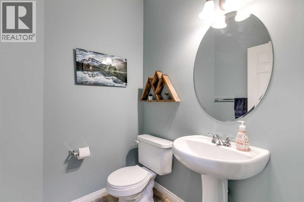 113 Rockbluff Place Nw, Calgary, Alberta  T3G 5B1 - Photo 15 - A2269508